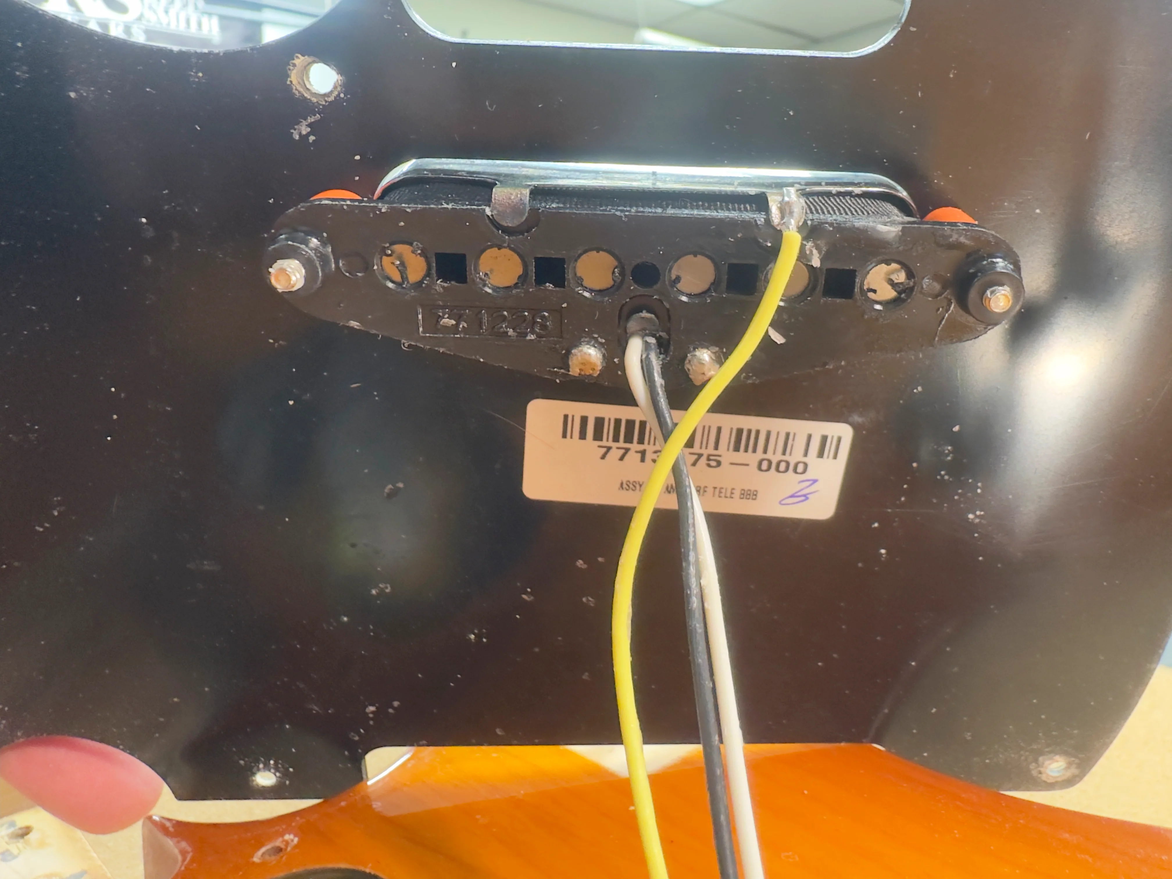 2023 Fender American Performer Telecaster Honey Burst - Image 16