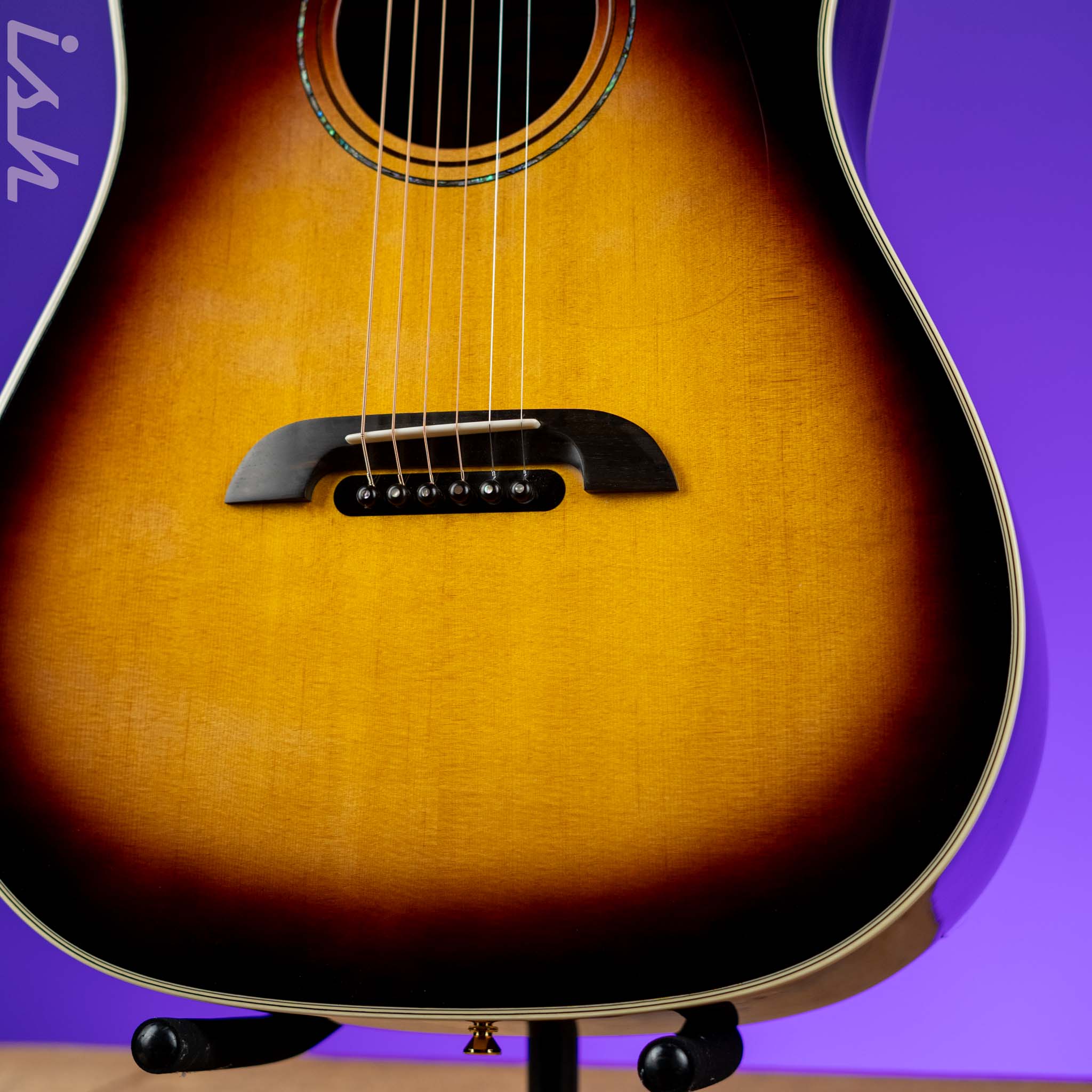 Alvarez Yairi Masterworks DYMR70SB Dreadnought Slope Shoulder Sunburst - Image 4