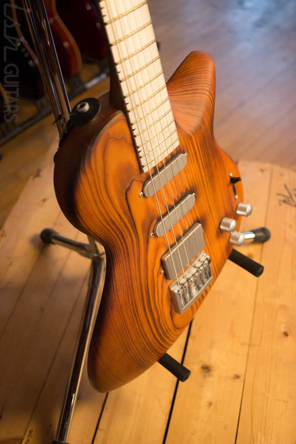 Andreas Guitars Feirce Shark Aluminum Fretboard Rare - Image 6