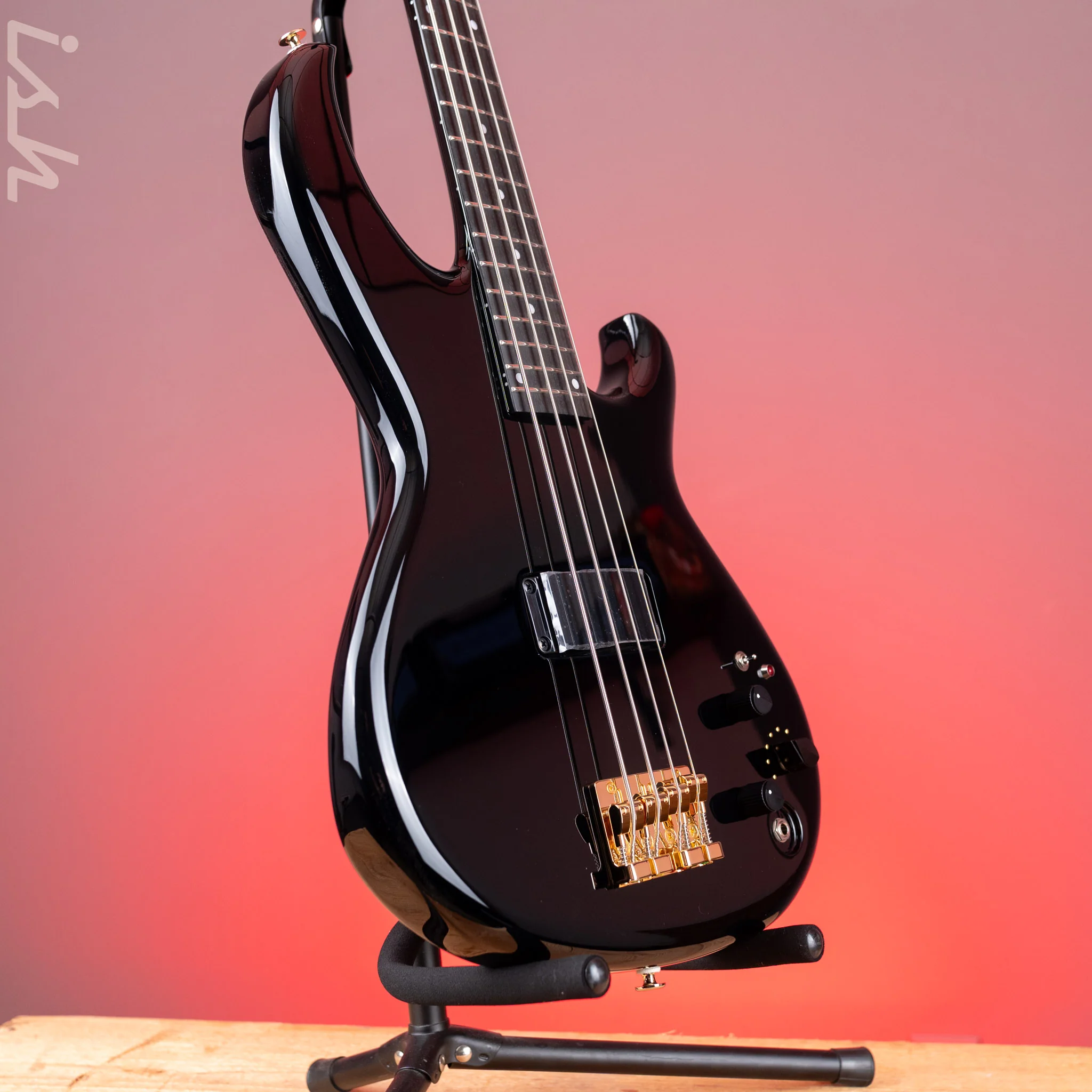 Aria Pro II SB-1000 4-String Bass Solid Black - Image 3