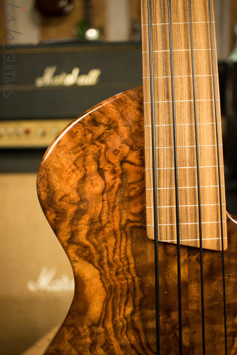 Veillette Paris Four String Fretless Bass Poplar Walnut Natural - Image 3