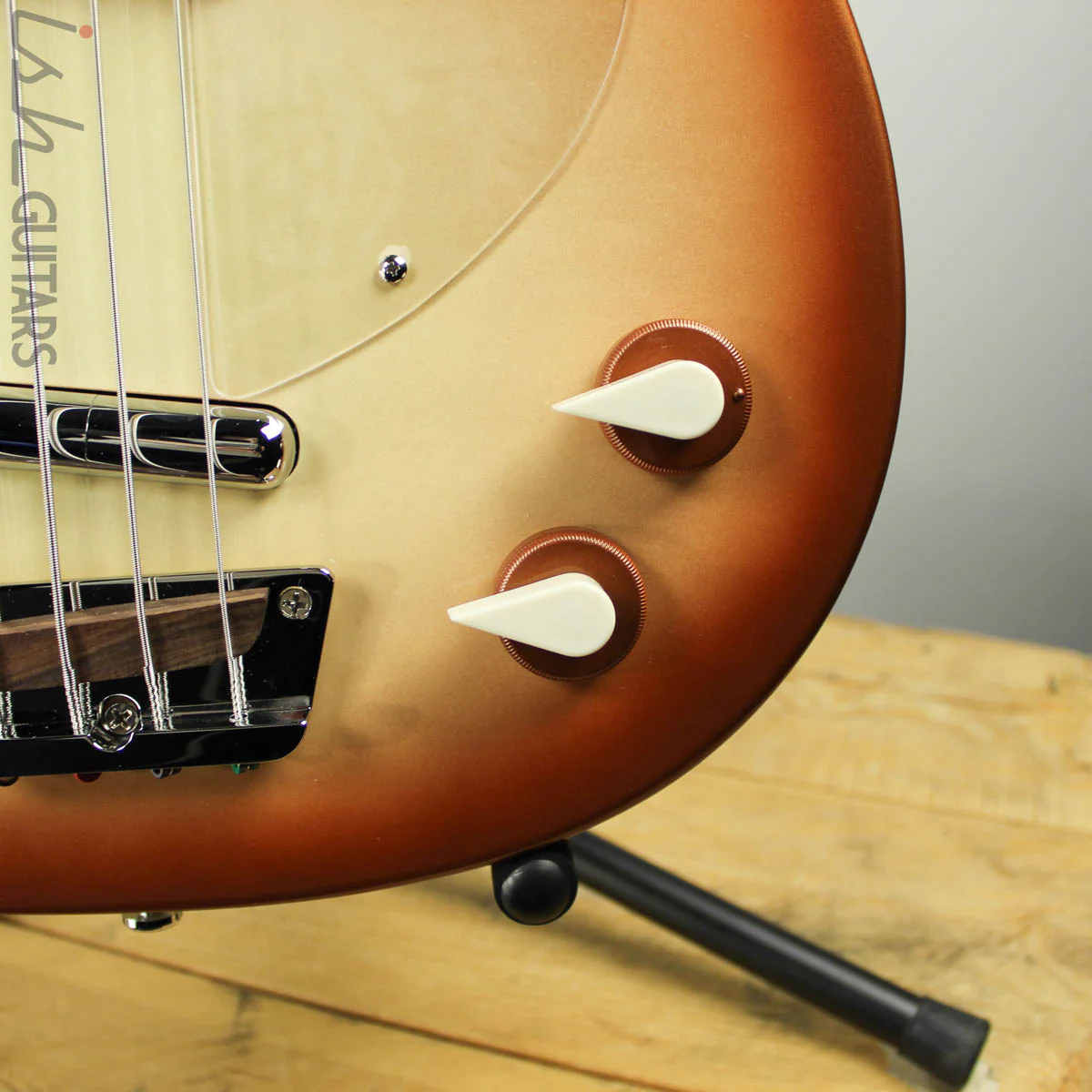 Danelectro '58 Longhorn Bass Guitar Copper Burst - Image 3