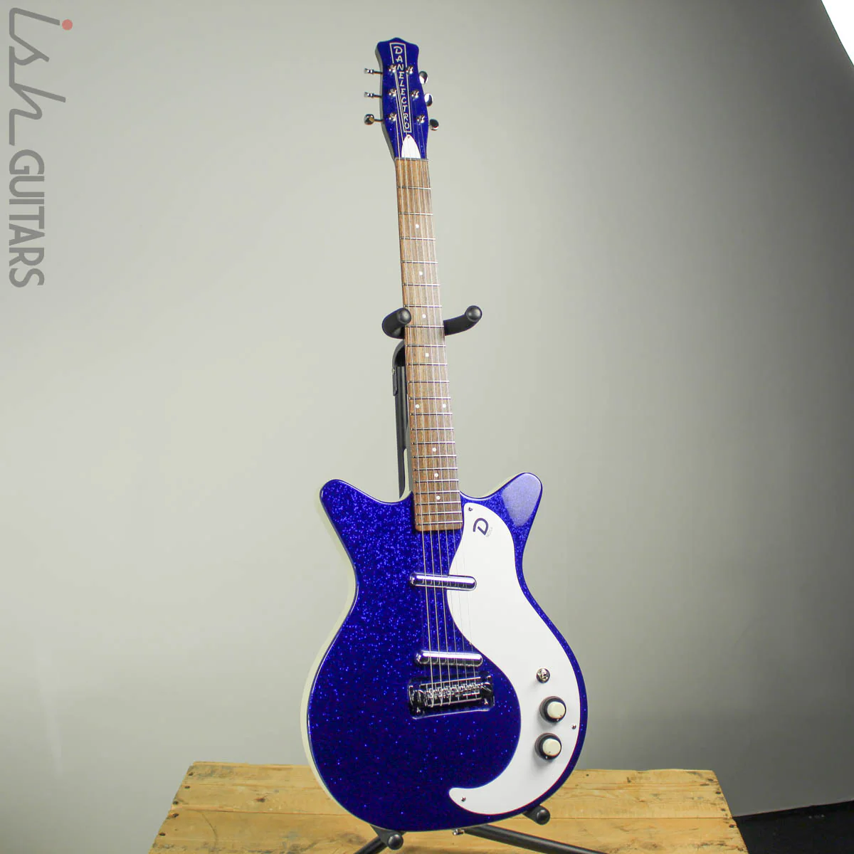 Danelectro 59M NOS+ 60th Anniversary Edition Blue Metalflake - Image 3