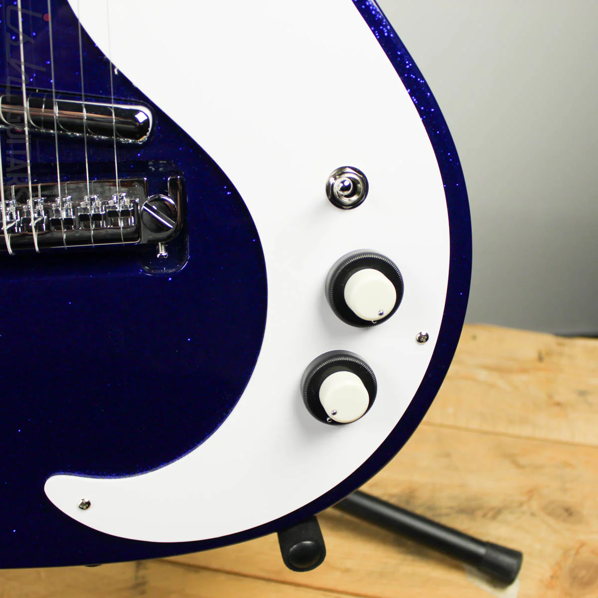 Danelectro 59M NOS+ 60th Anniversary Edition Blue Metalflake - Image 6