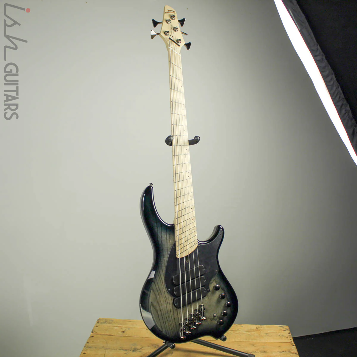 Dingwall Combustion 5-String 3-PUP 2 Tone Blackburst Swamp Ash Top - Image 2