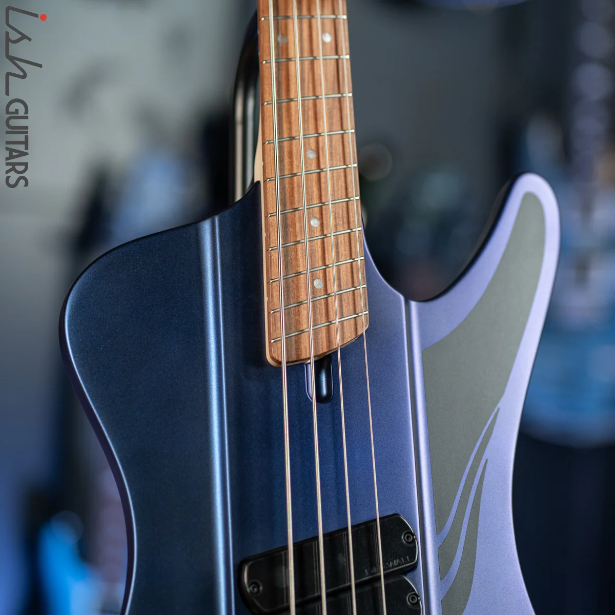 Dingwall D-Roc Standard 4-String Matte Blue to Purple Colorshift - Image 5