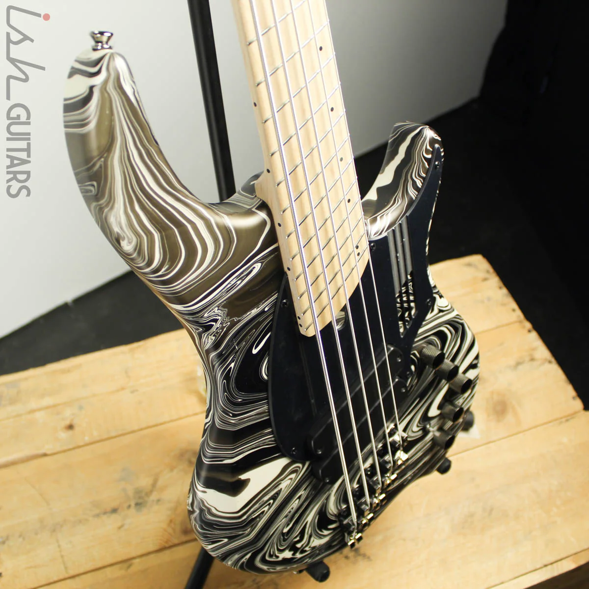 Dingwall NG2 5-String Ducati White Swirl B-STOCK - Image 7