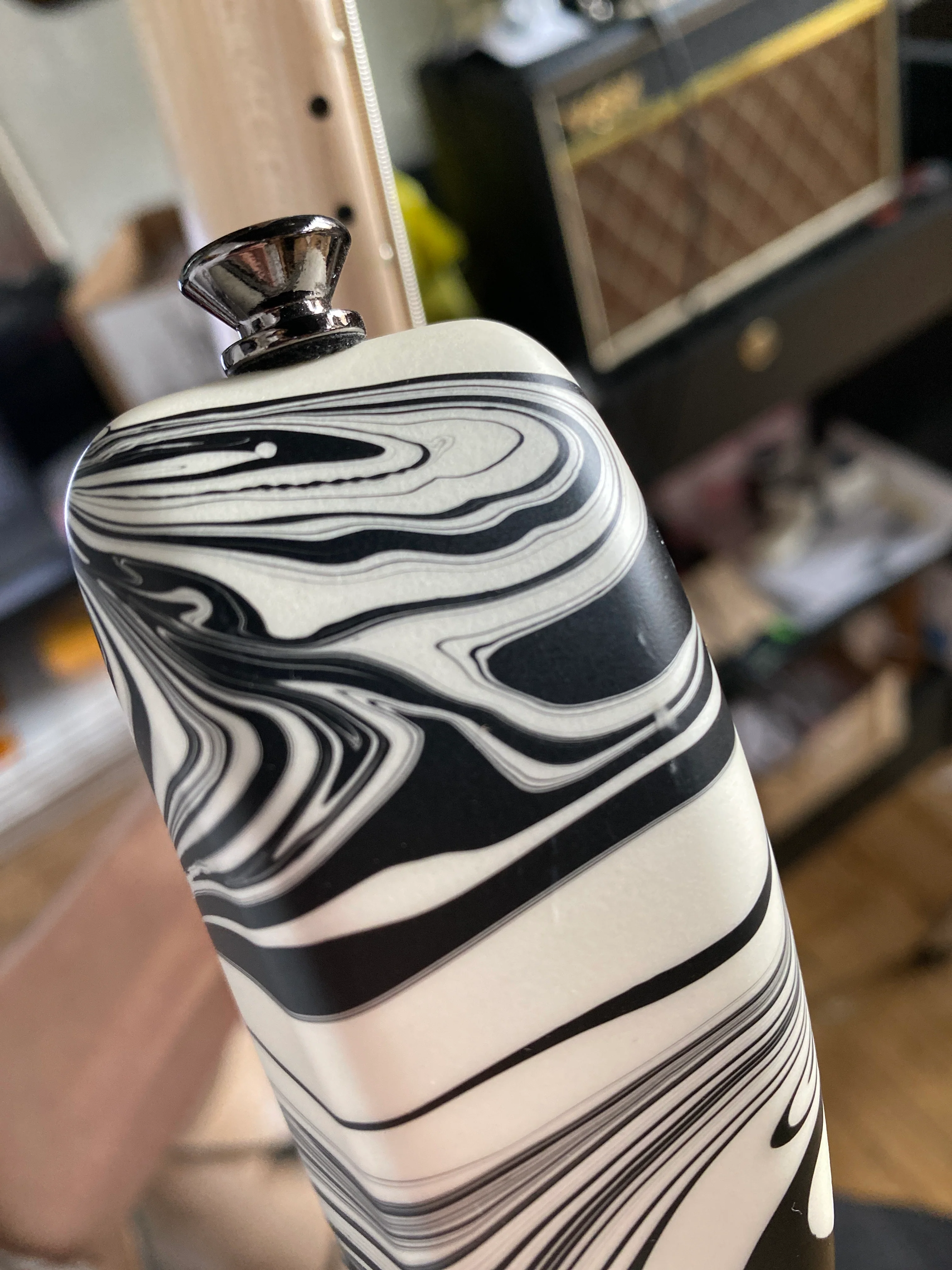 Dingwall NG3 Ducati White Swirl 6 String B-Stock - Image 11