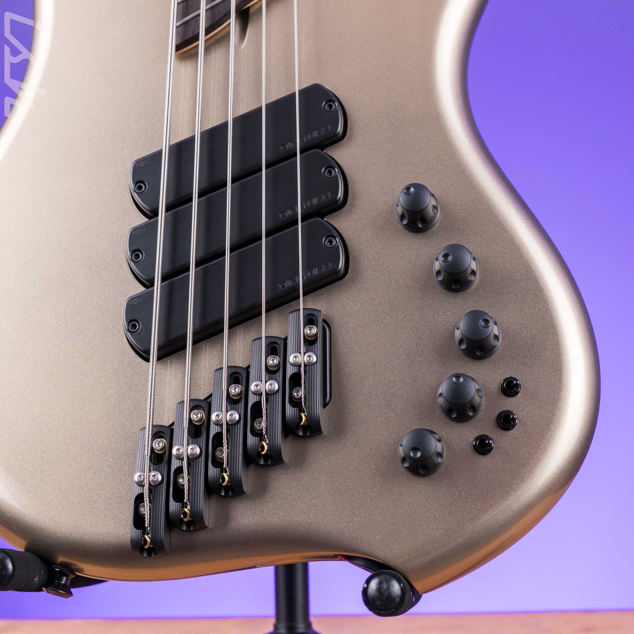 Dingwall Z Series 5-String Bass Northern Ash/Alder Frost Metallic - Image 4