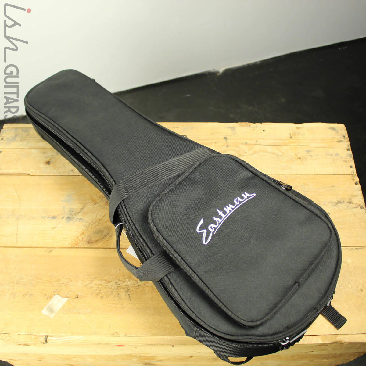 Eastman MD305 Mandolin w/ Travel Bag - Image 9
