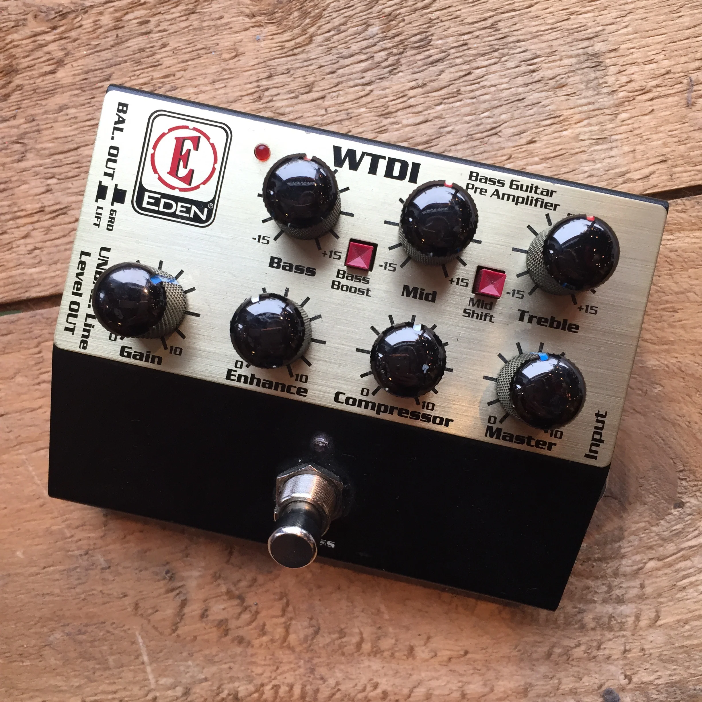 Eden World Tour DI/Bass Preamp Pedal