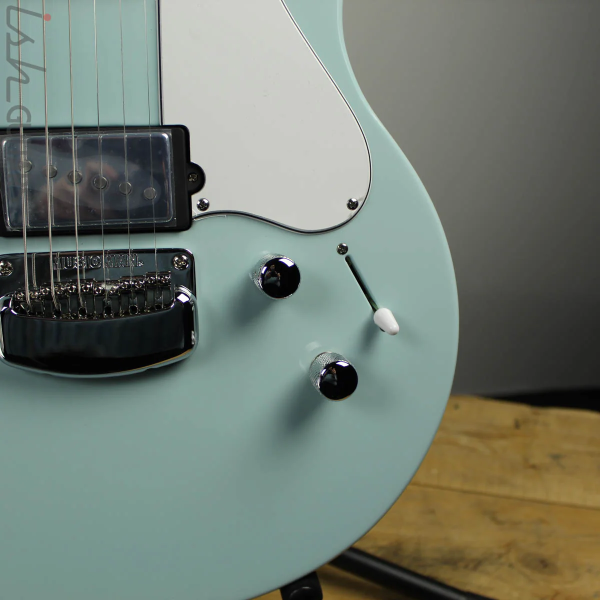 Ernie Ball Music Man BFR Valentine Baby Blue Limited Edition - Image 3