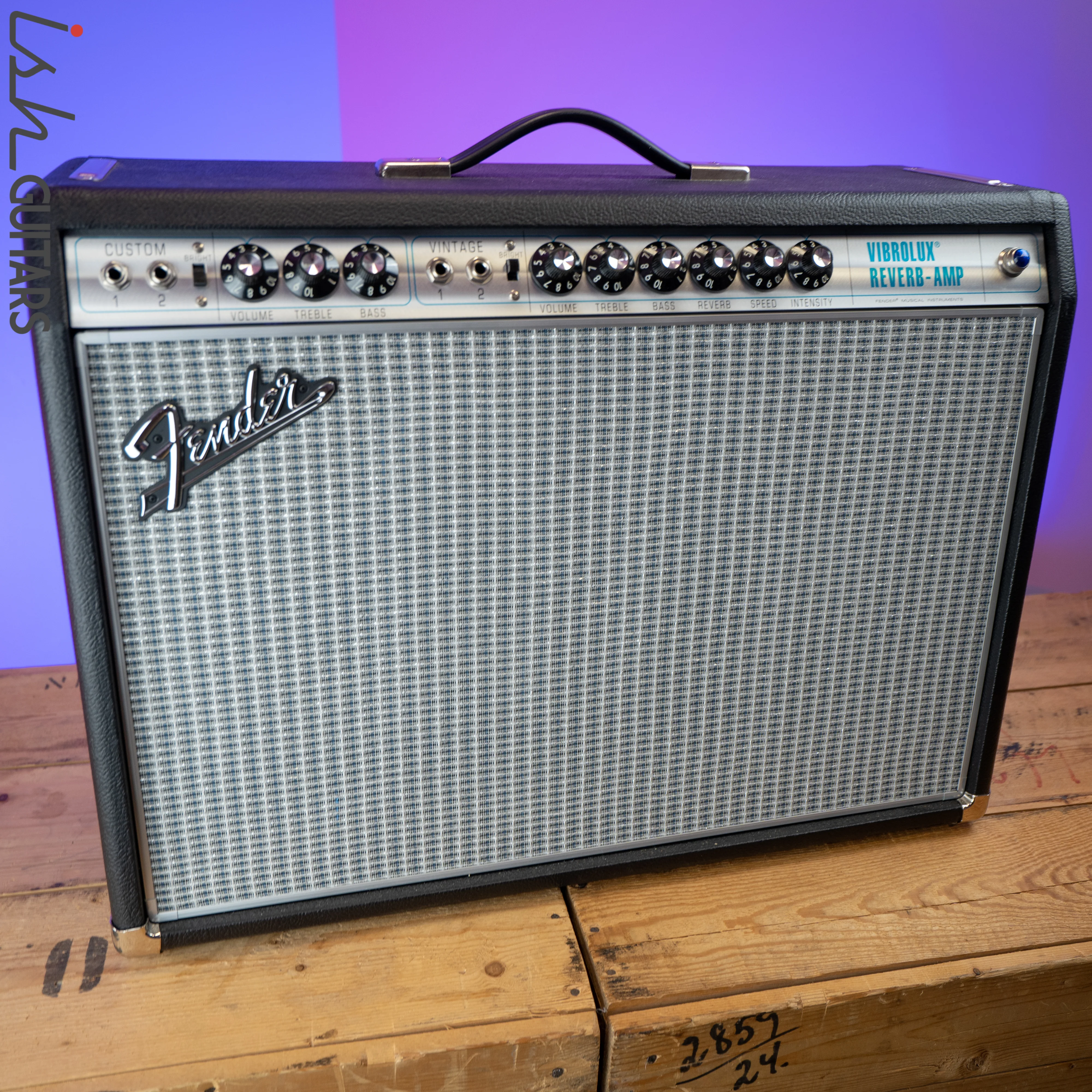 Fender ‘68 Custom Vibrolux Reverb Reissue 2x10 Combo - Image 2