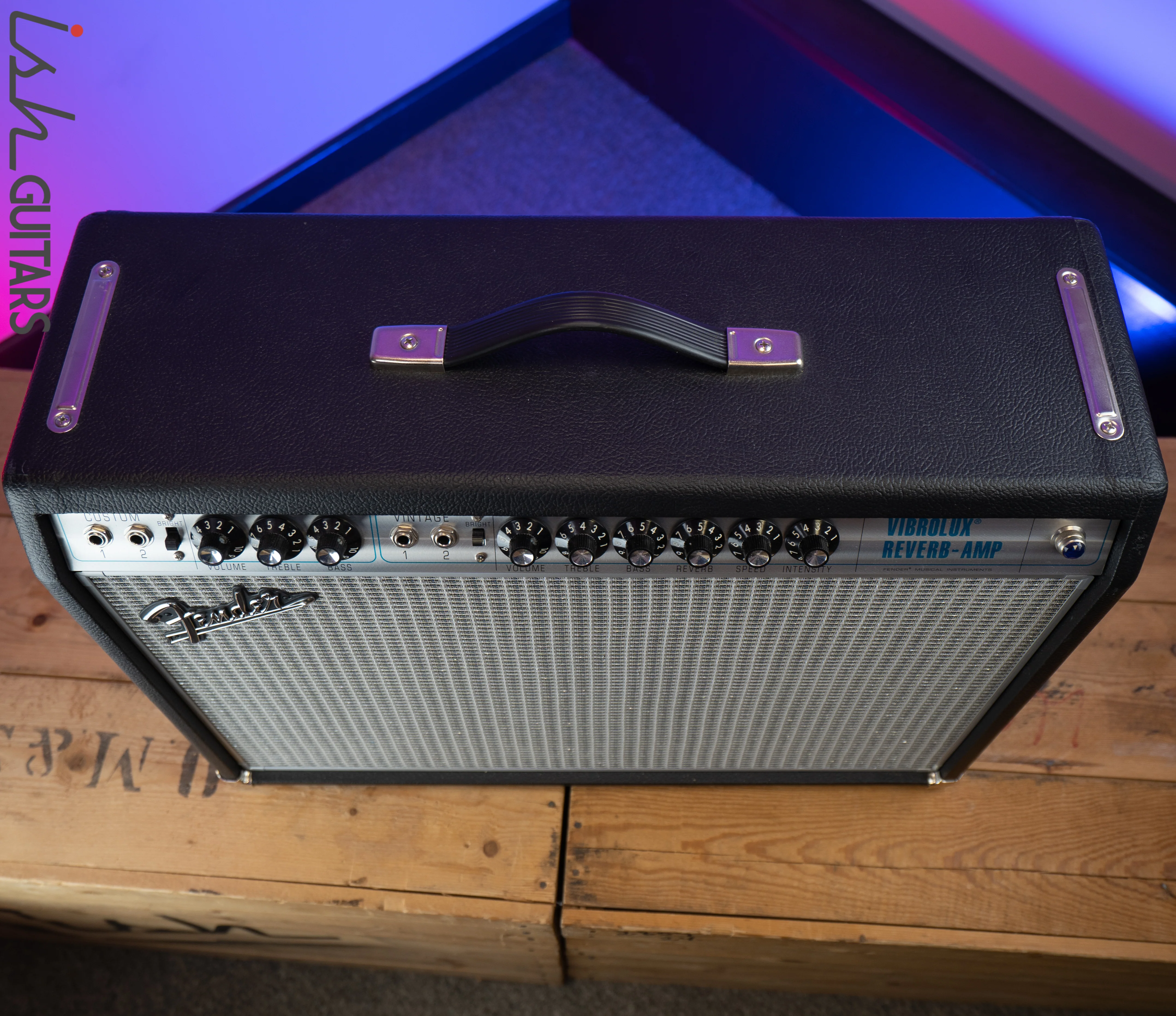 Fender ‘68 Custom Vibrolux Reverb Reissue 2x10 Combo - Image 6