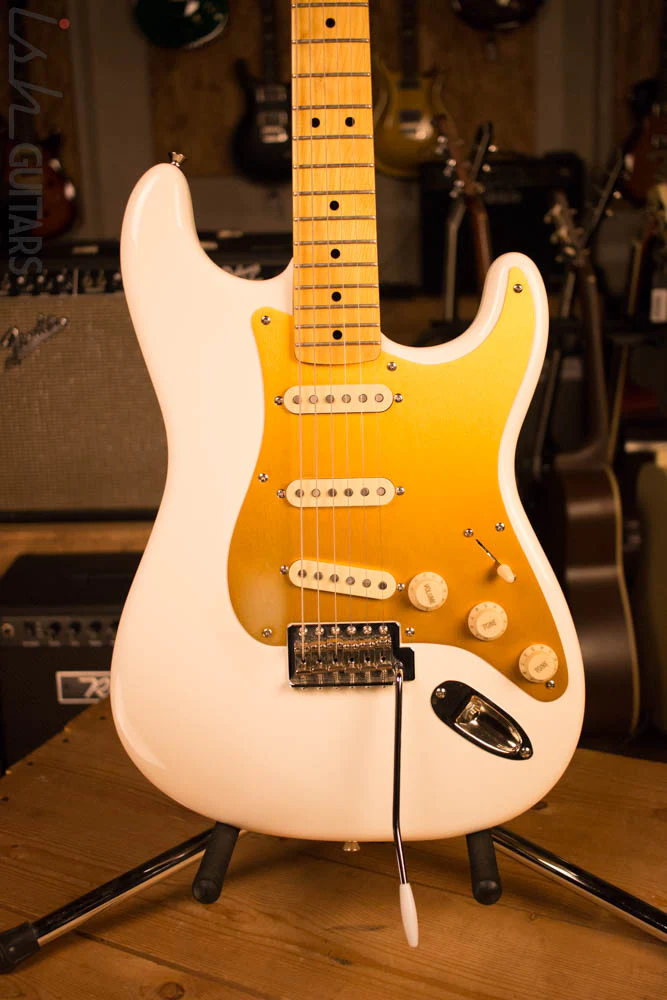 Fender Squire Classic Vibe 1957 Reissue Stratocaster Olympic White Gold Anodized Pickguard