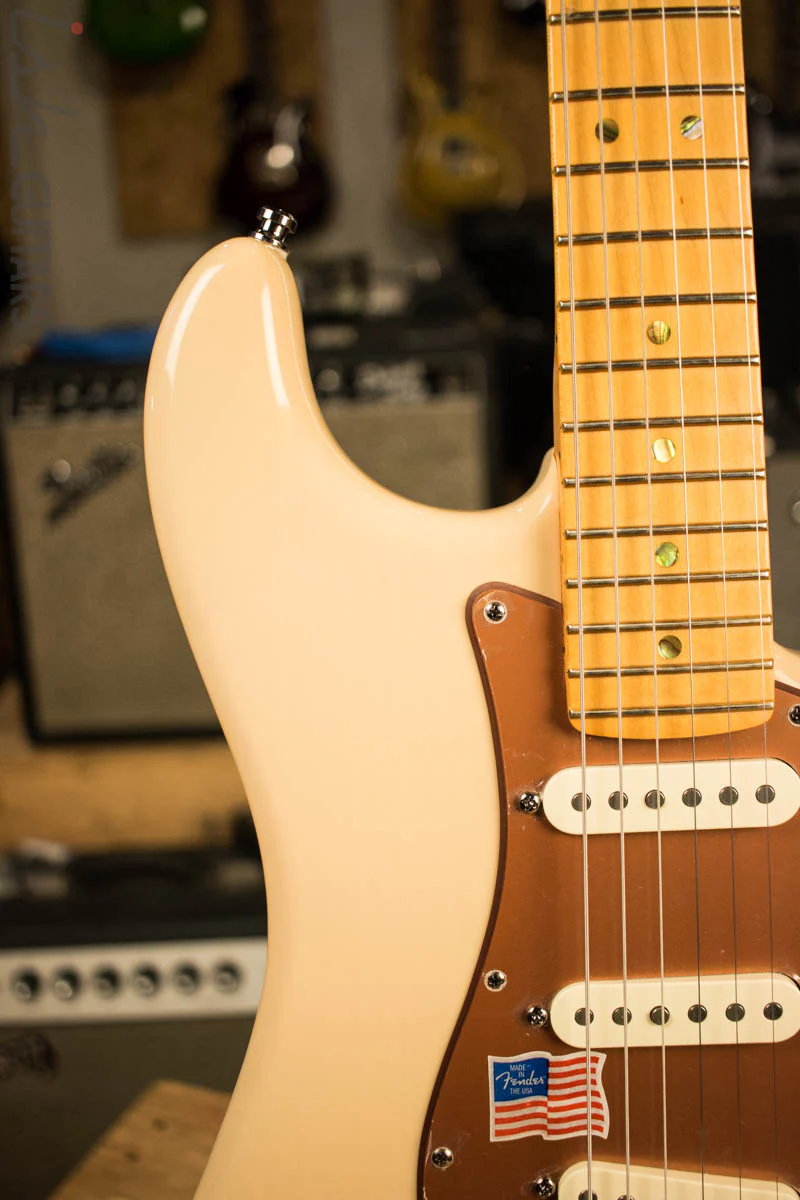 2007 Fender Stratocaster American Deluxe Stratocaster “V” Neck Strat DEAD MINT! - Image 3