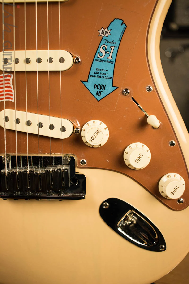 2007 Fender Stratocaster American Deluxe Stratocaster “V” Neck Strat DEAD MINT! - Image 4