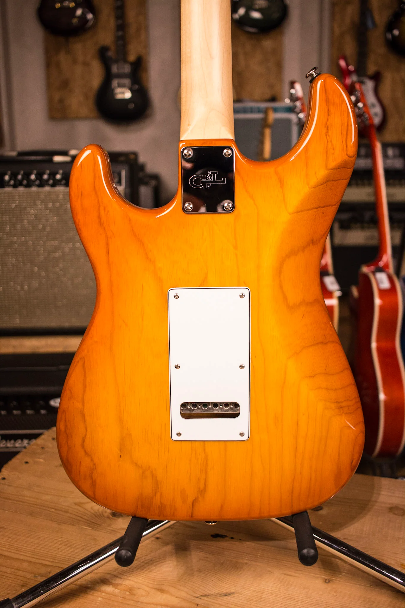 2015 G&L Legacy Honeyburst Maple Neck Rosewood Fingerboard Custom - Image 6