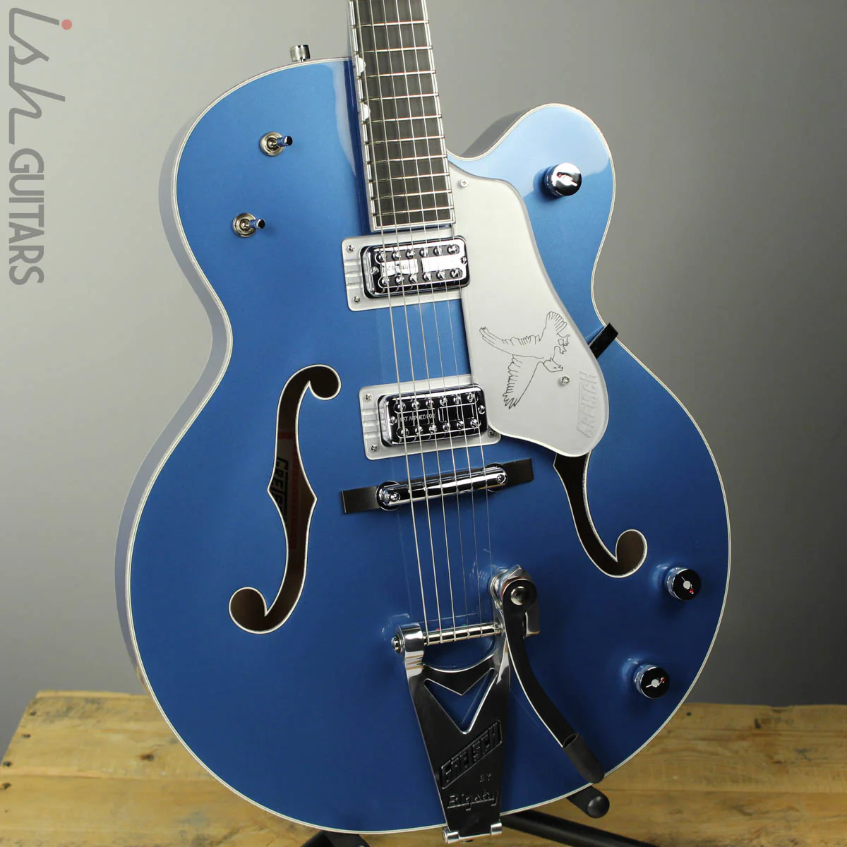 Gretsch G6136T-59 Limited Edition Falcon with Bigsby Ebony Fretboard Lake Placid Blue