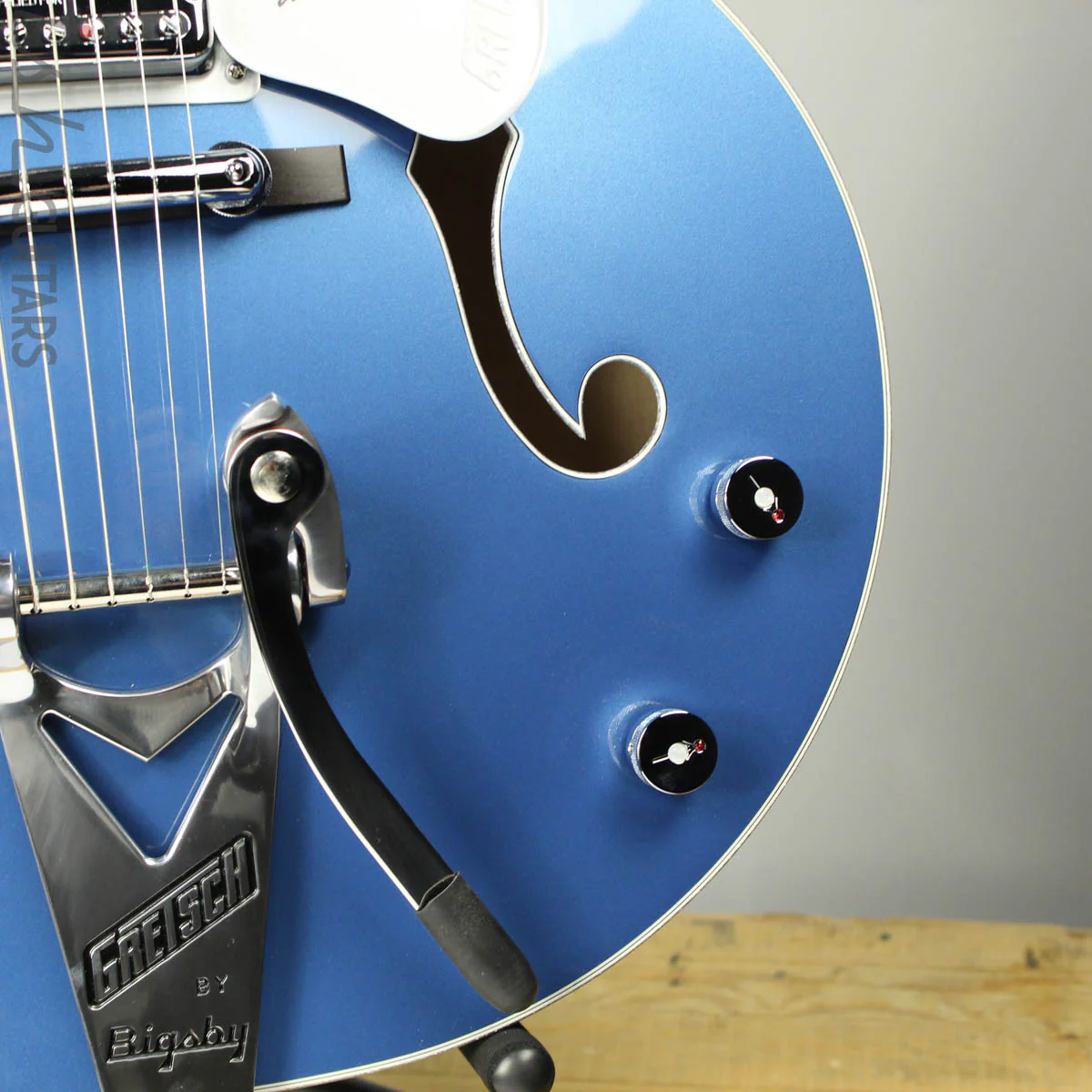 Gretsch G6136T-59 Limited Edition Falcon with Bigsby Ebony Fretboard Lake Placid Blue - Image 4