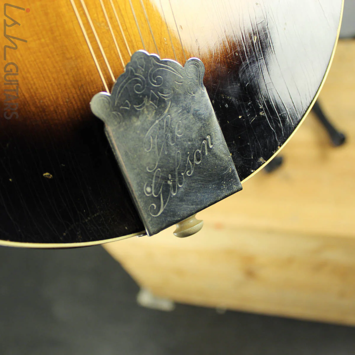 1930s Vintage Gibson A50 Mandolin - Image 13