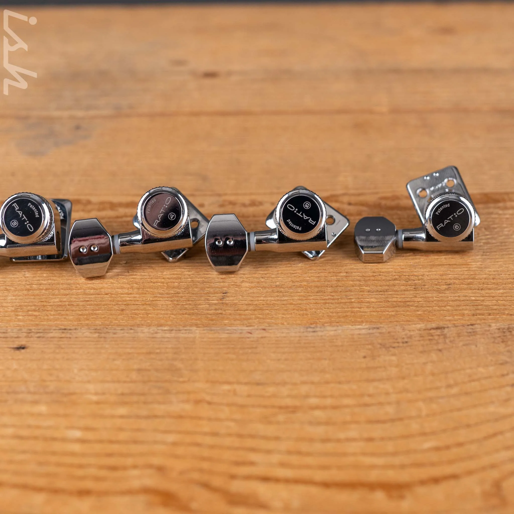Graph Tech Ratio Electric Locking Machine Heads 6-In-Line Contemporary Mini - Image 3