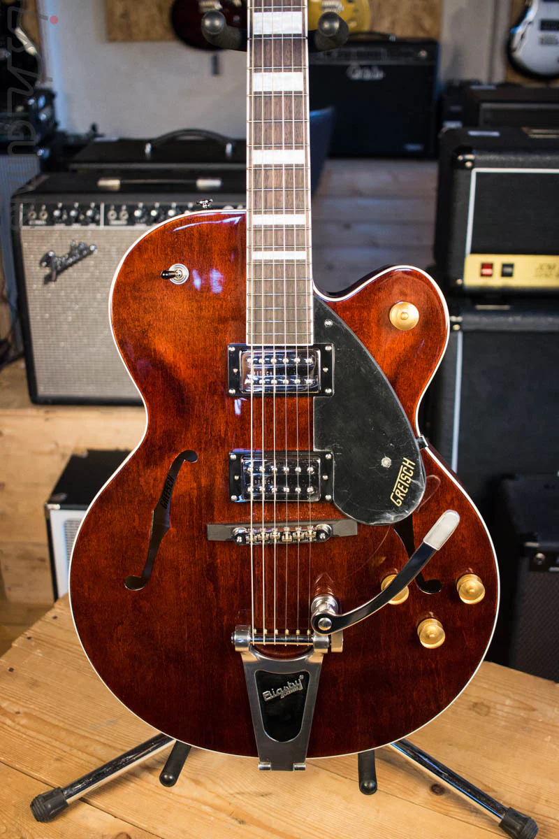 Gretsch G2420T Streamliner Single Cutaway Hollow Body Walnut Stain
