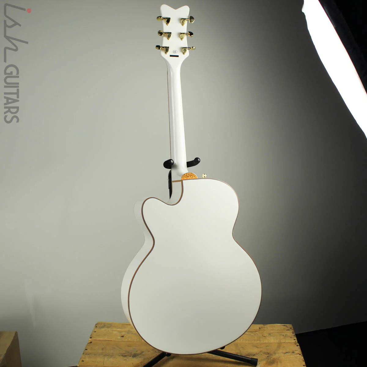 Gretsch G5022CWFE Rancher Falcon Jumbo Electric Acoustic White - Image 8