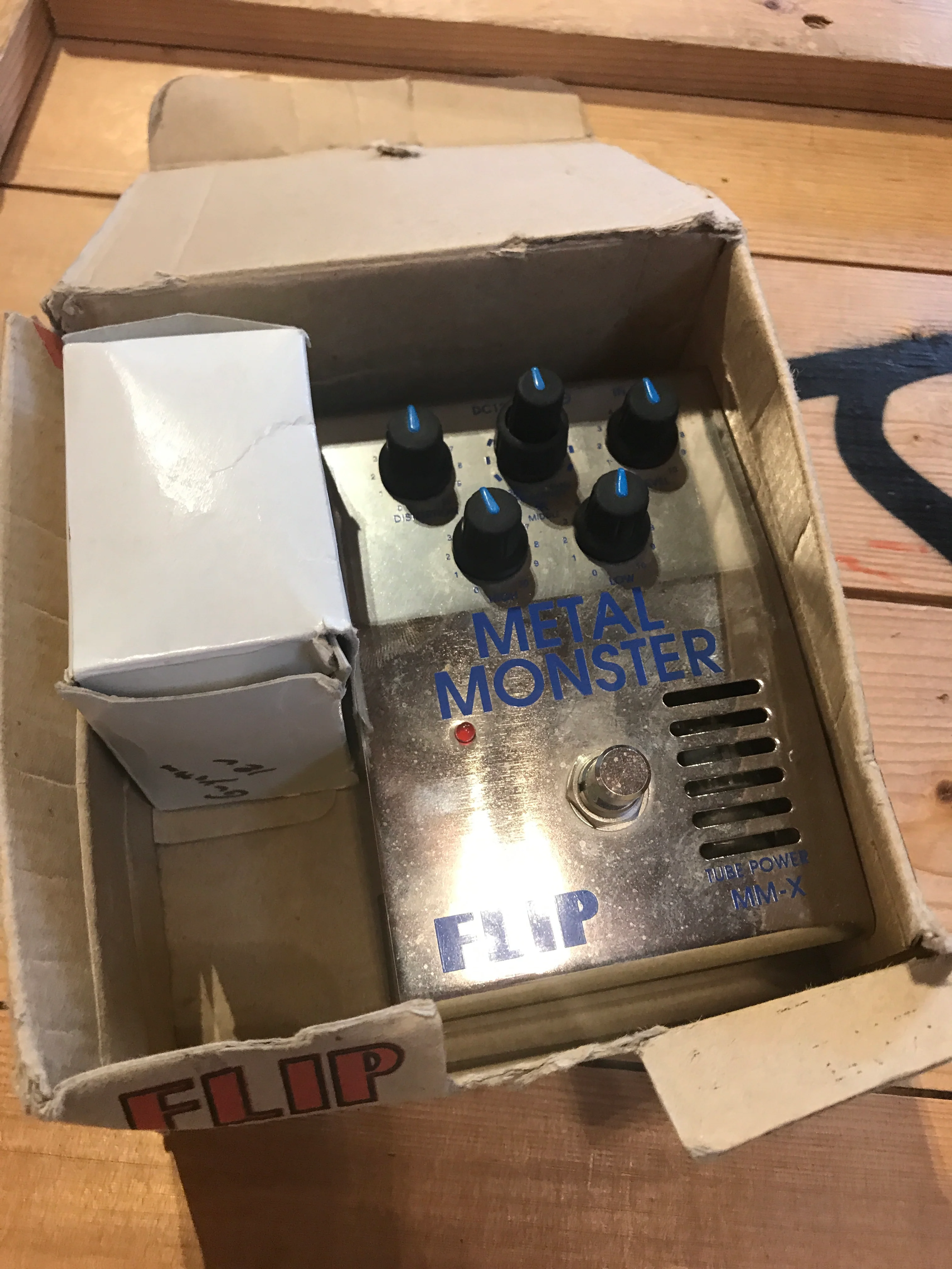 Guyatone Flip Tube Power MM-X Metal Monster Bass Pedal - Image 2