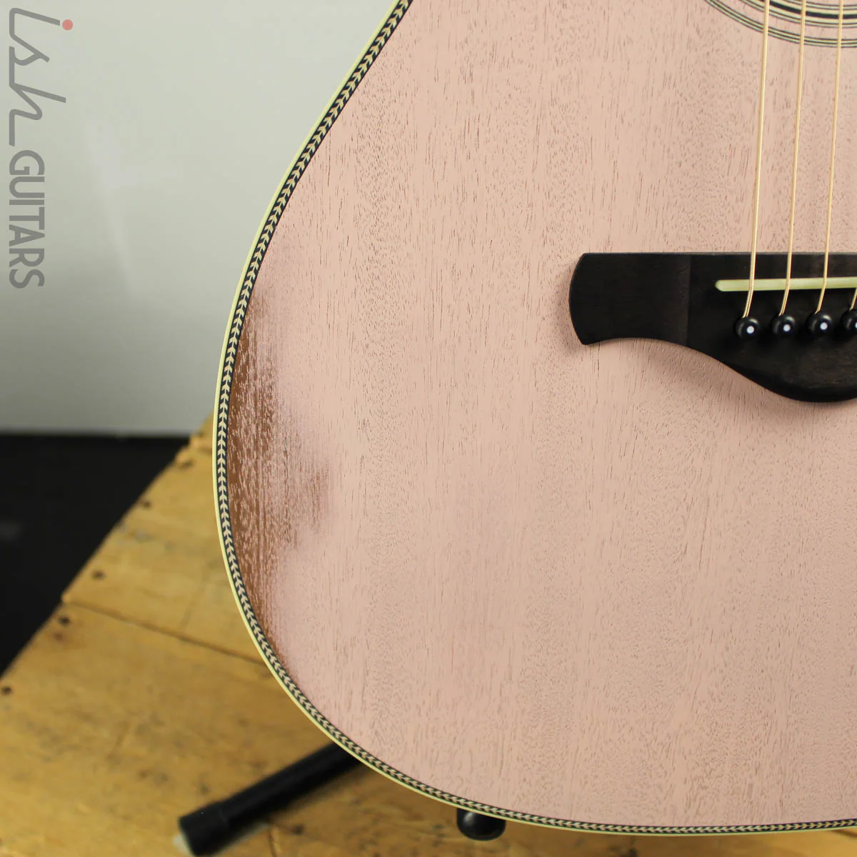 Ibanez AVC11MH Artwood Vintage Thermo Aged Antique Flamingo Pink - Image 4