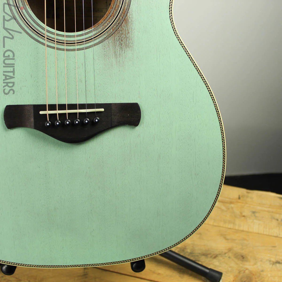 Ibanez AVC11MH Artwood Vintage Thermo Aged Antique Surf Green - Image 3