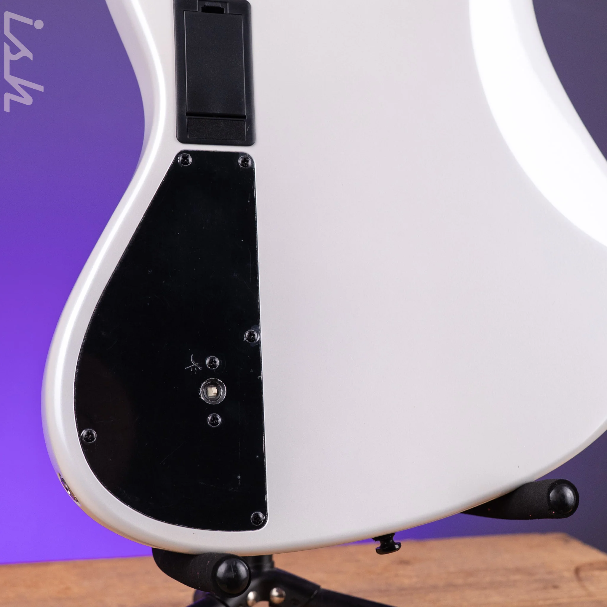 Ibanez Mode MDM1000 4-String Bass Pearl White - Image 11