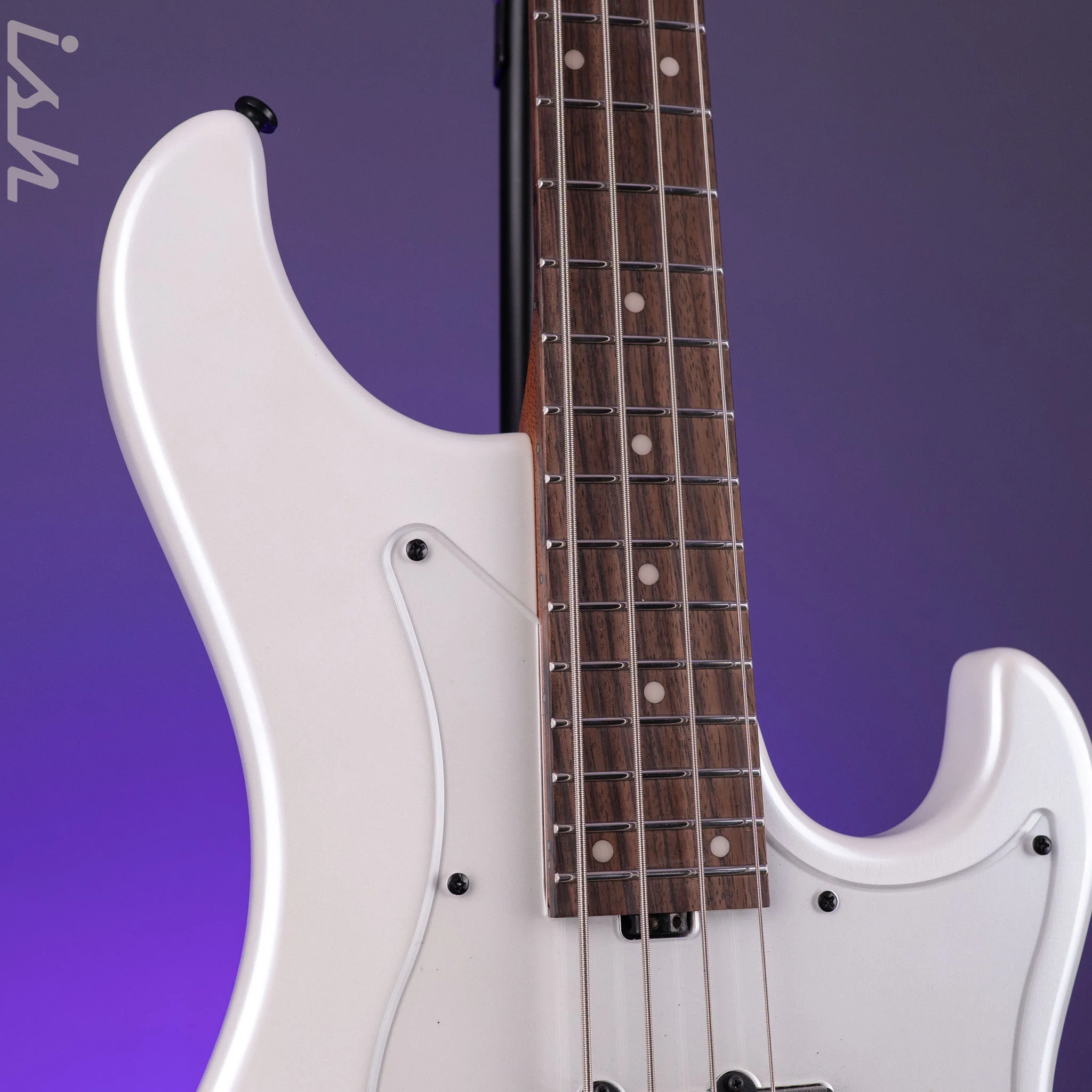 Ibanez Mode MDM1000 4-String Bass Pearl White - Image 4