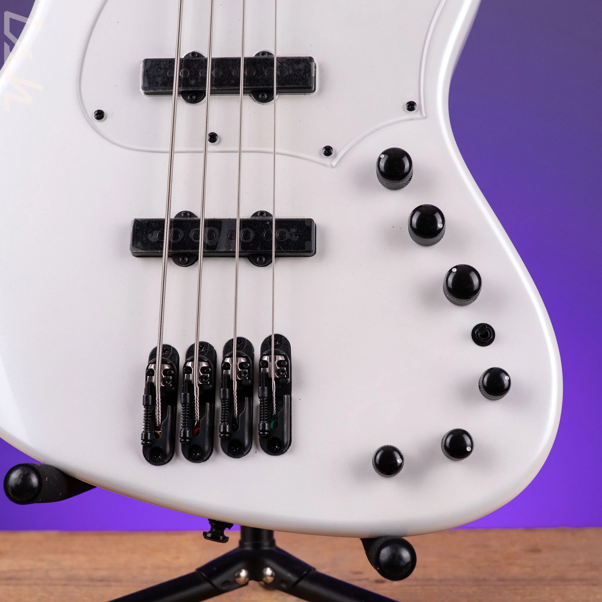 Ibanez Mode MDM1000 4-String Bass Pearl White - Image 5