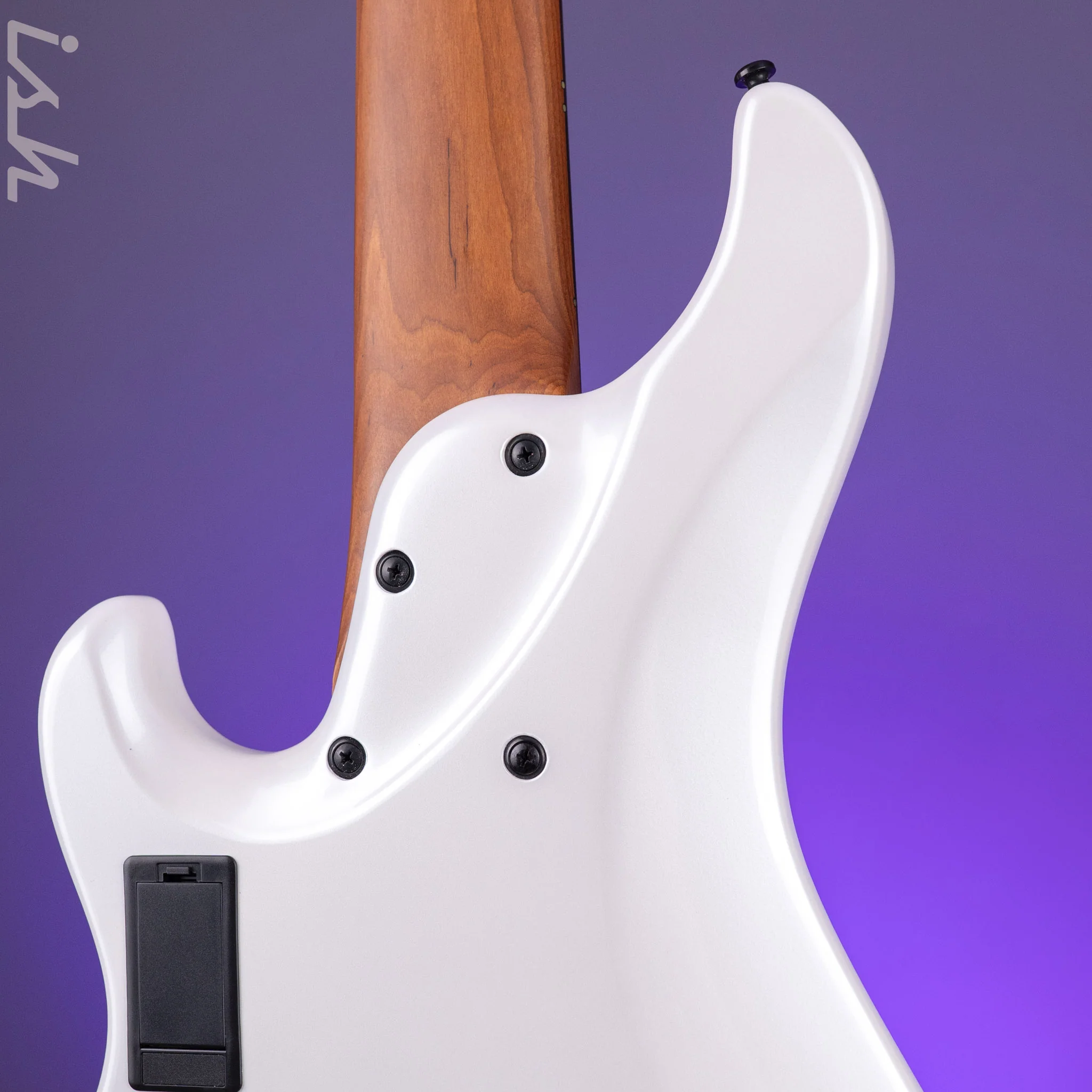Ibanez Mode MDM1006 6-String Bass Pearl White - Image 10
