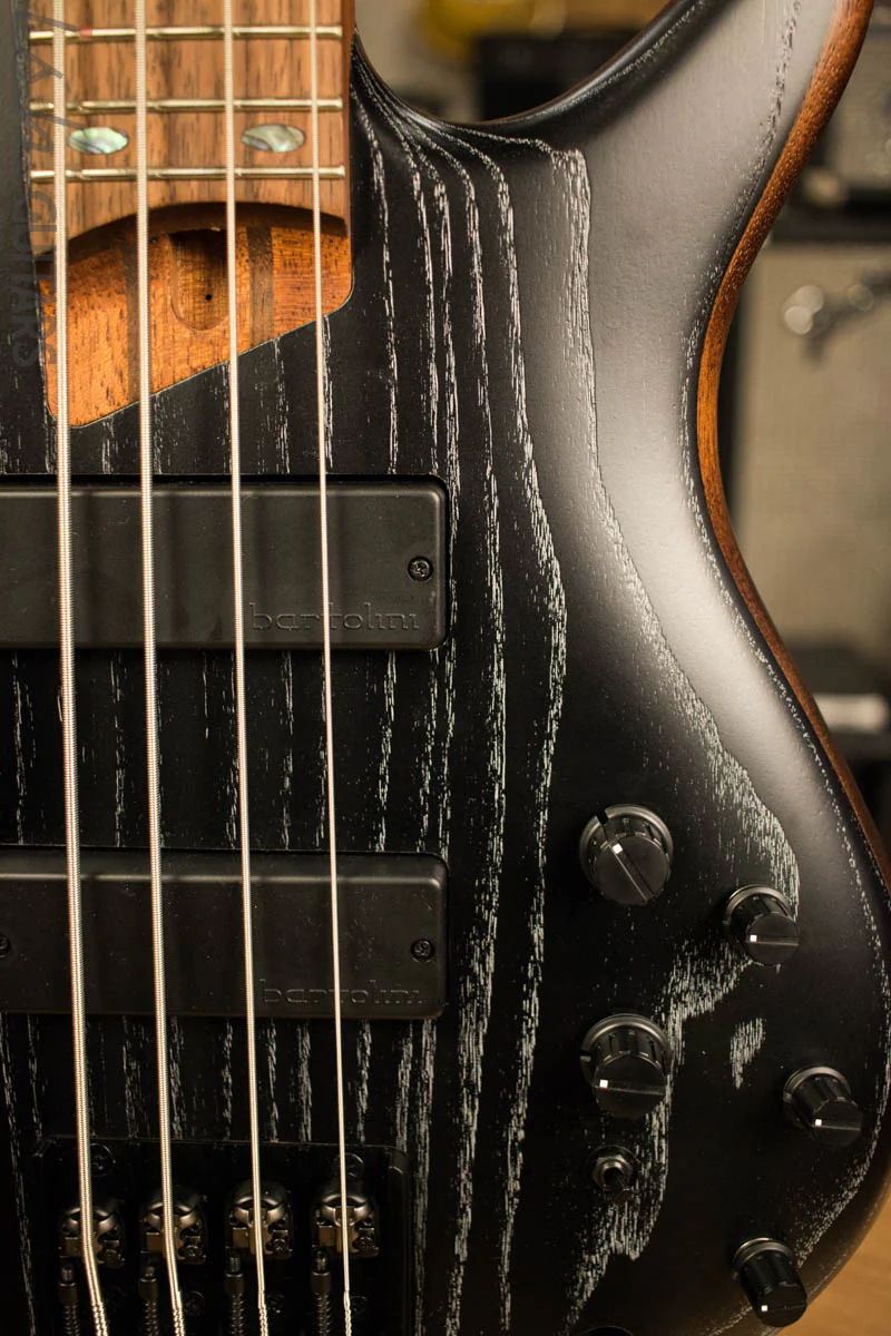 Ibanez SR670 Silver Wave Black Electric Bass - Image 4