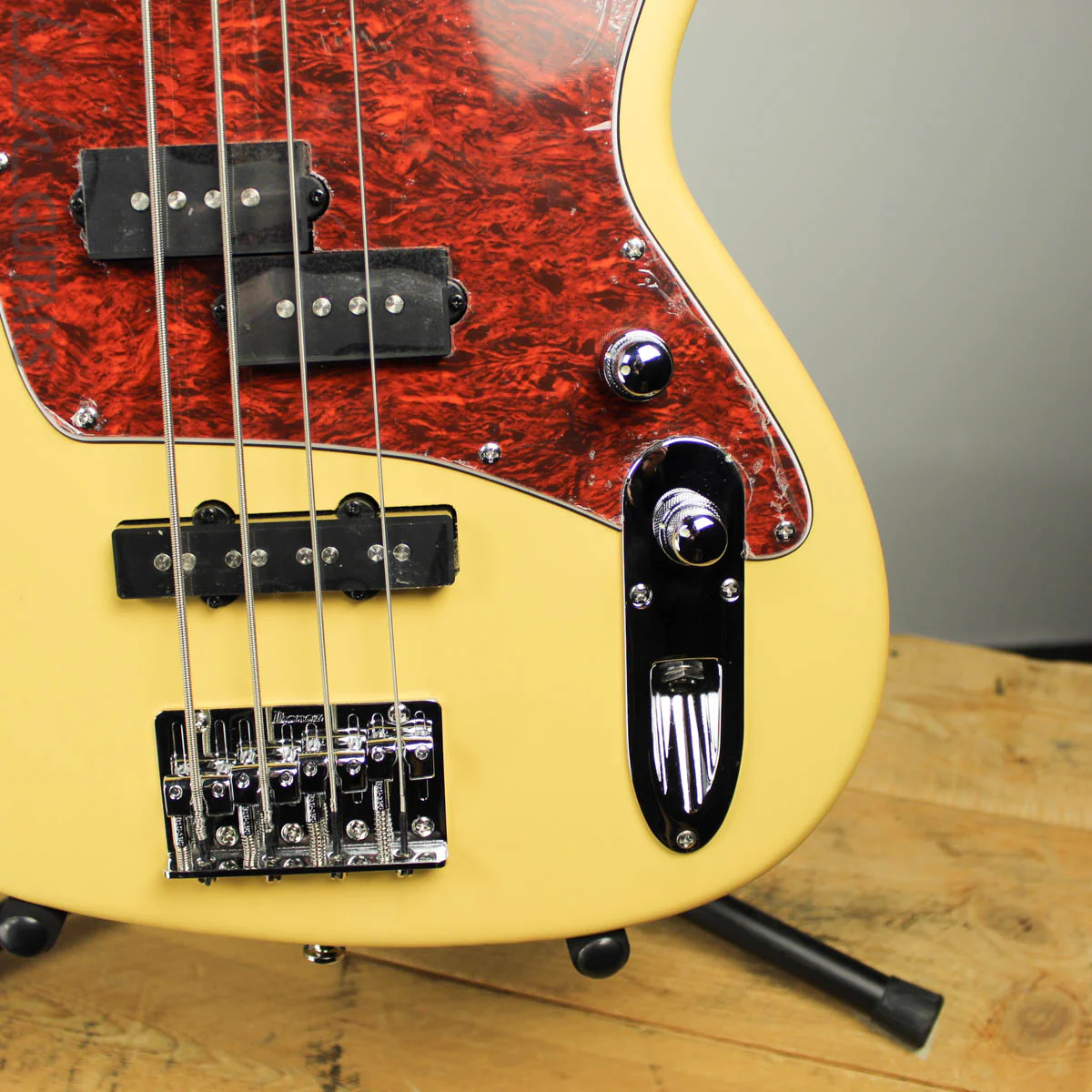 Ibanez TMB100M-MWF Mustard Yellow Flat - Image 4