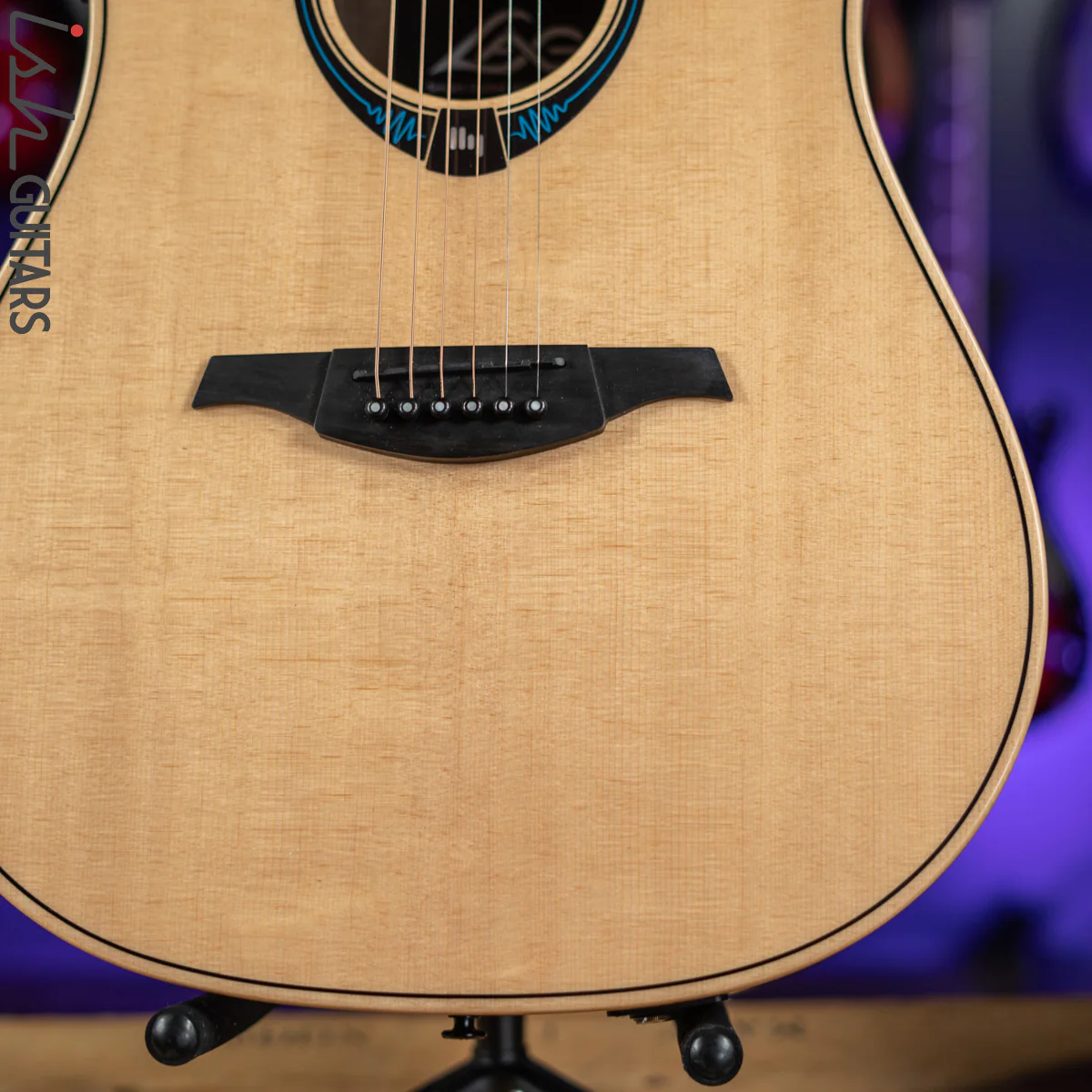 Lâg THV30DCE Dreadnought Hyvibe Tramontane Smart Guitar - Demo - Image 4