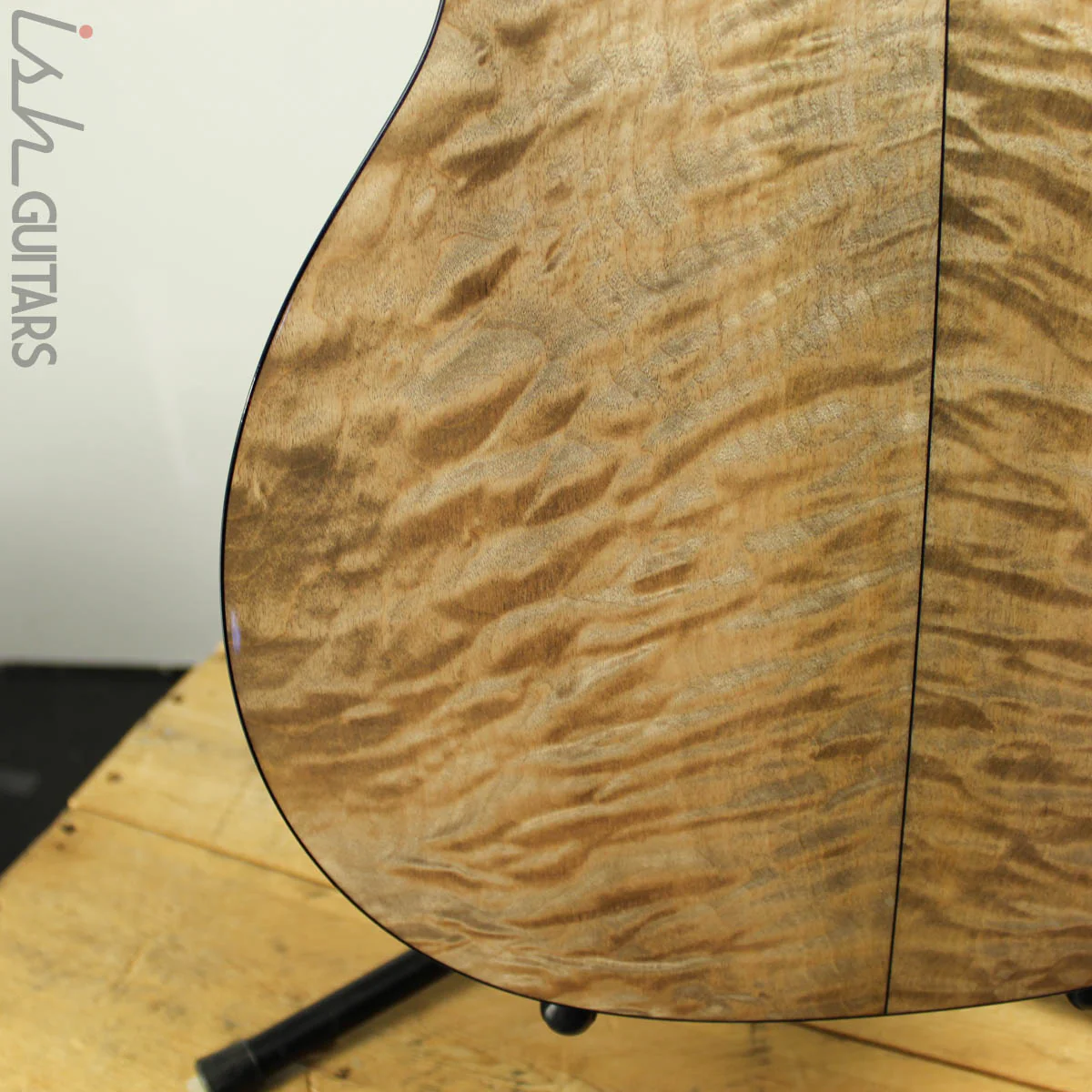 Martin 000-28 Custom Shop Deep Quilted Maple Back and Sides - Image 11