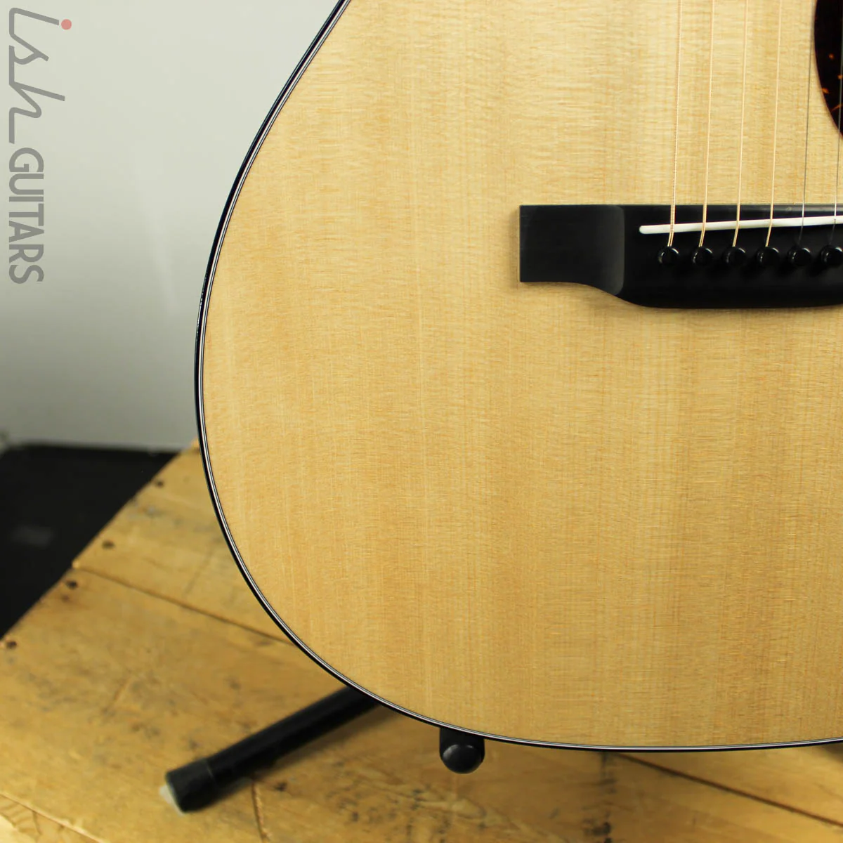Martin 000-28 Custom Shop Deep Quilted Maple Back and Sides - Image 5