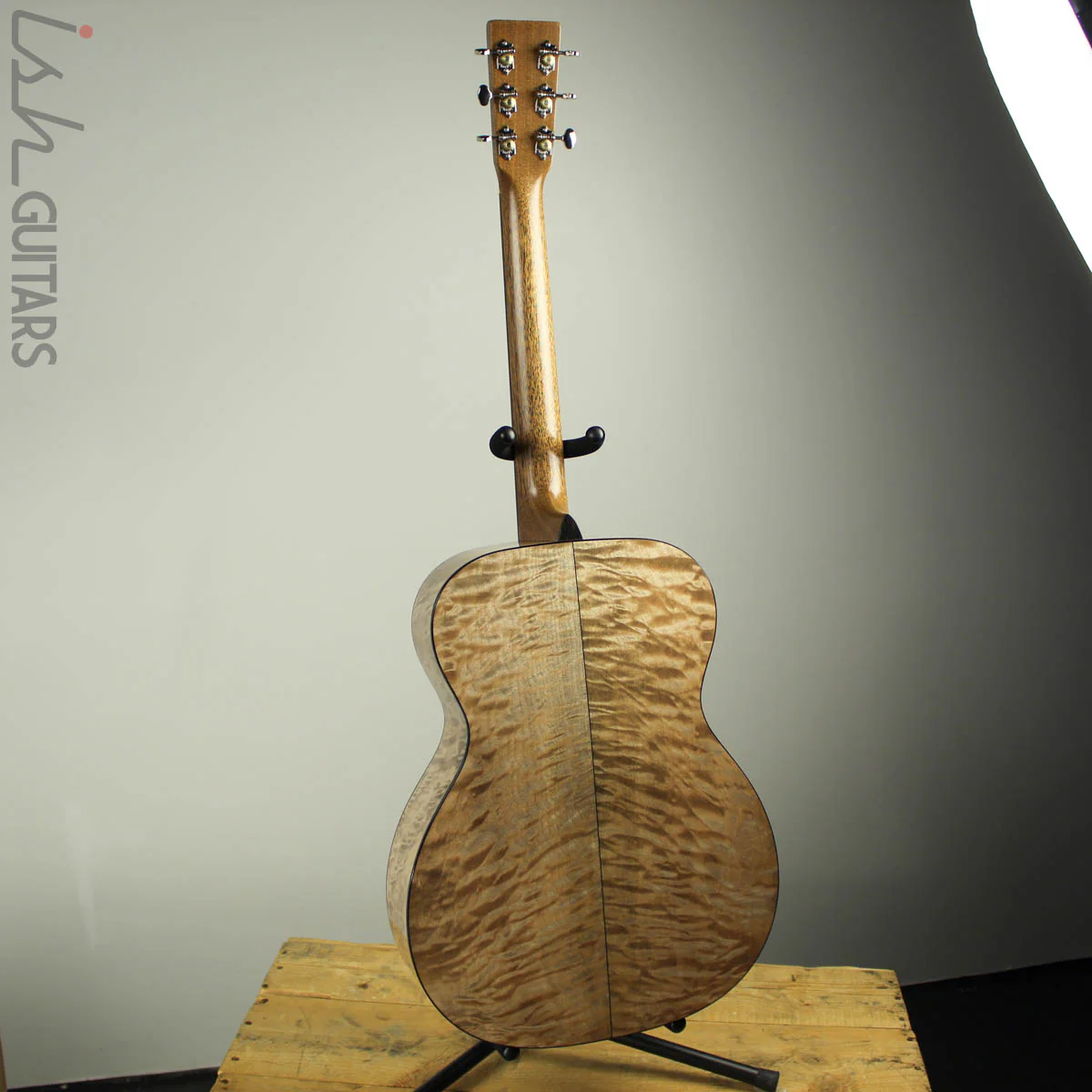 Martin 000-28 Custom Shop Deep Quilted Maple Back and Sides - Image 8