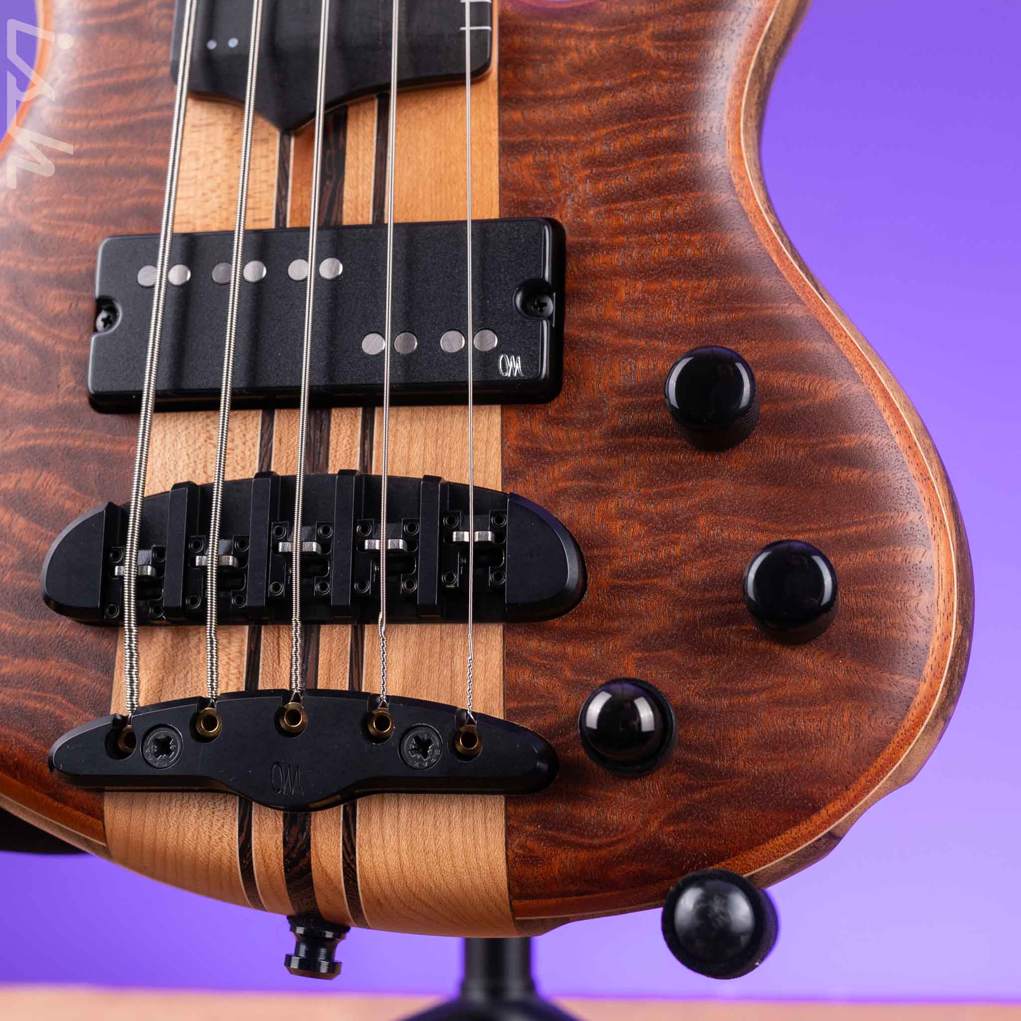 Mayones Cali 5 Fretless Mini Bass Quilted Maple - Image 5