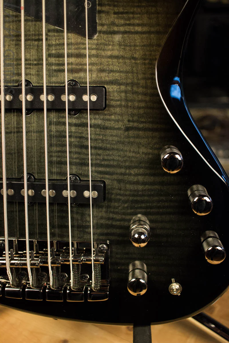 MTD Kingston Saratoga DLX Trans Black Burst 5 String - Image 4