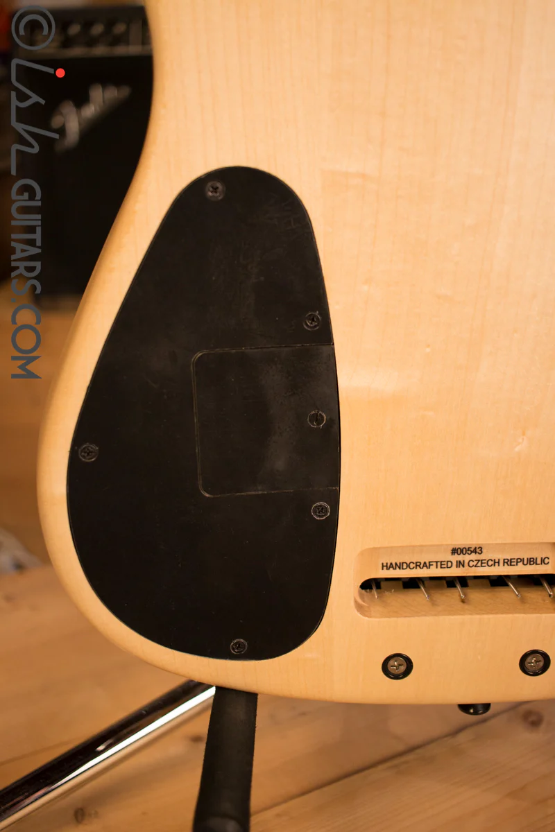 NS Designs CR5 Bass Guitar Natural Satin Fretted Headless - Image 10