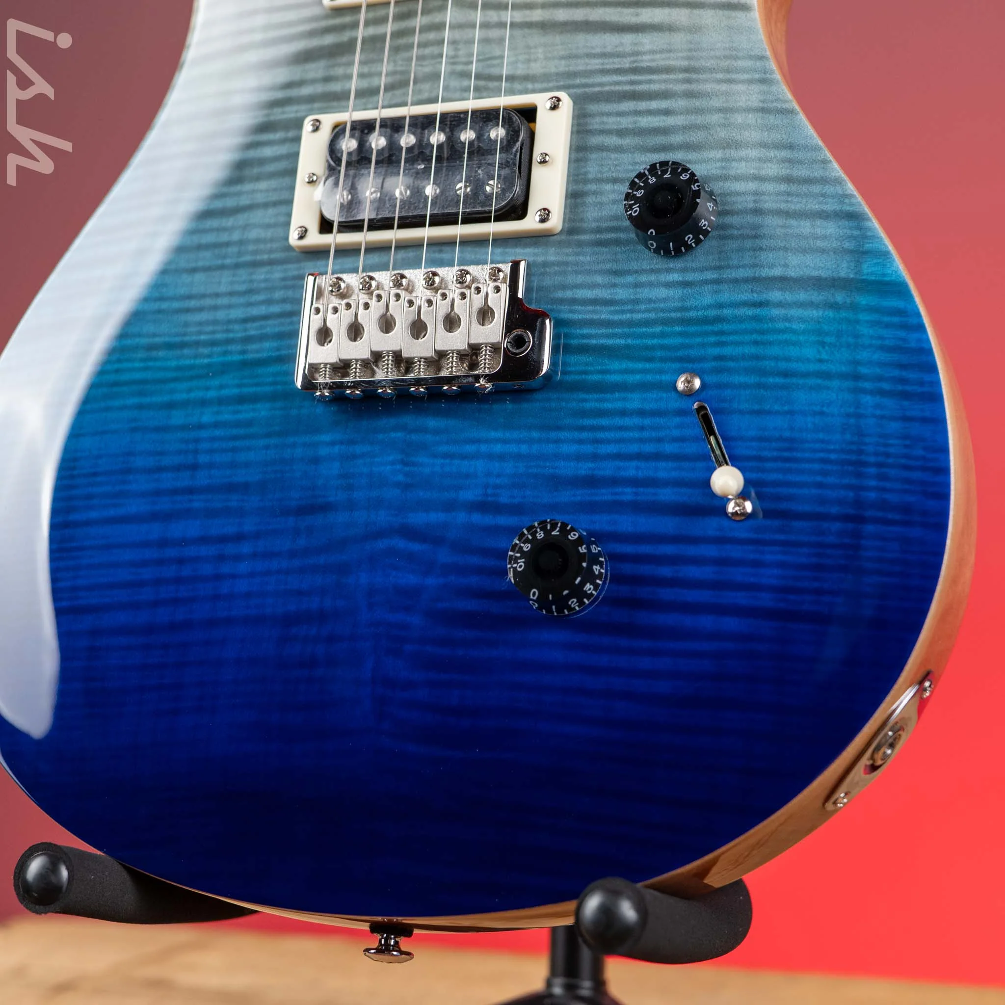 PRS SE Custom 24 Electric Guitar Blue Fade Demo - Image 4
