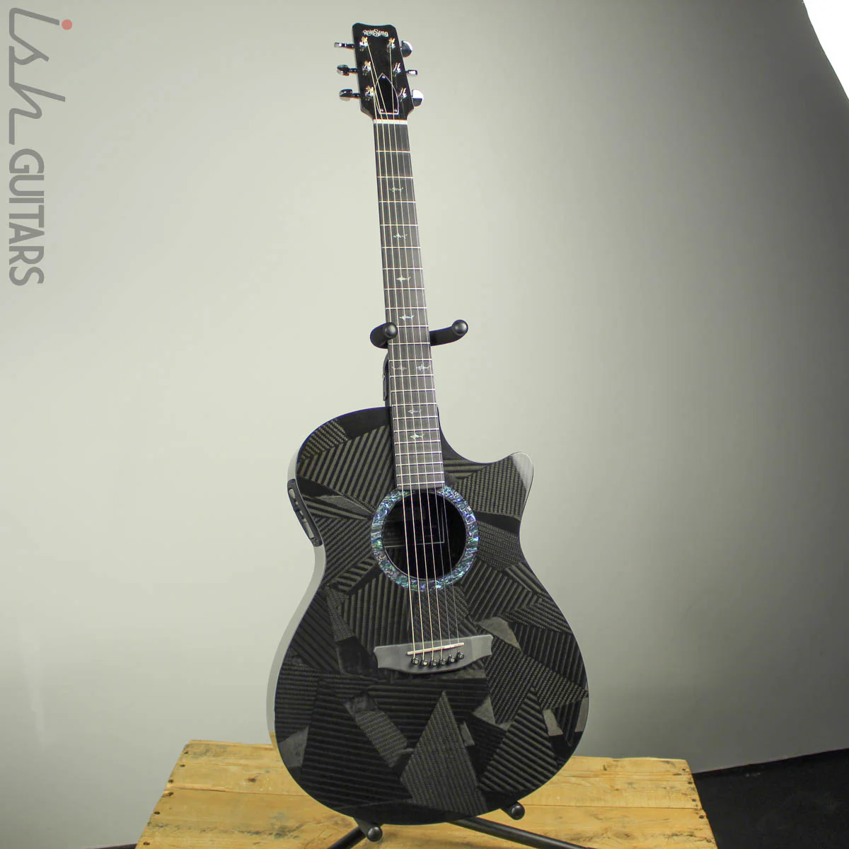 RainSong Black Ice BI-OM1000N2 Graphite Acoustic - Image 2