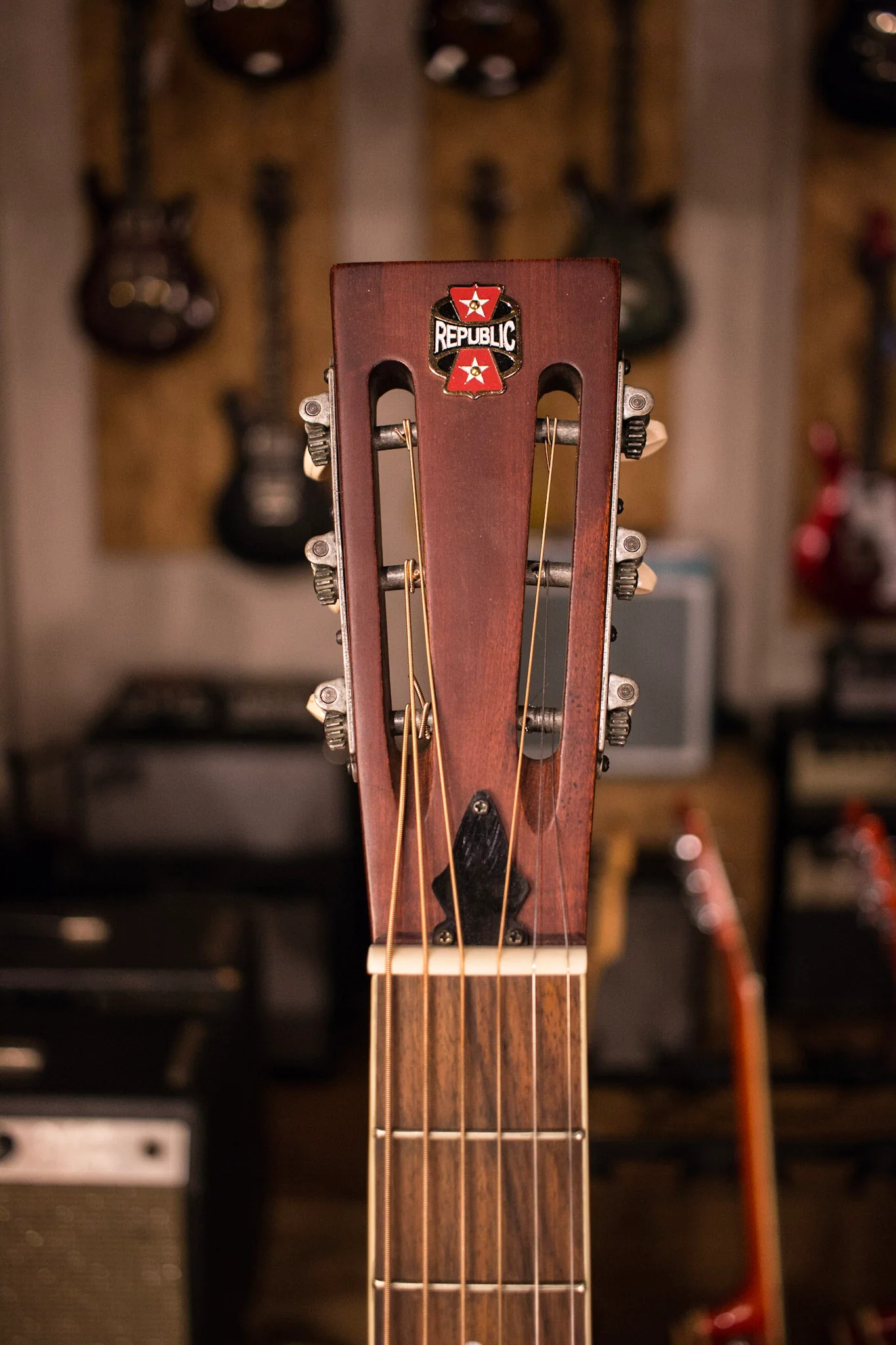 Republic Classic Tricone Resonator Aged Metal Body - Image 5