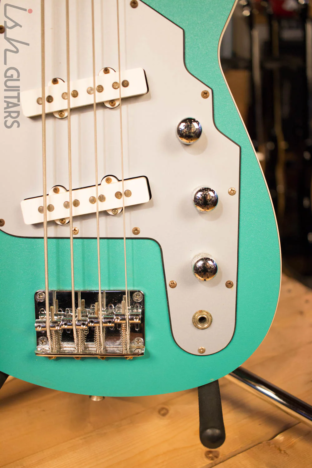USA Reverend RumbleFish Turquoise 4 String Bass RARE - Image 4