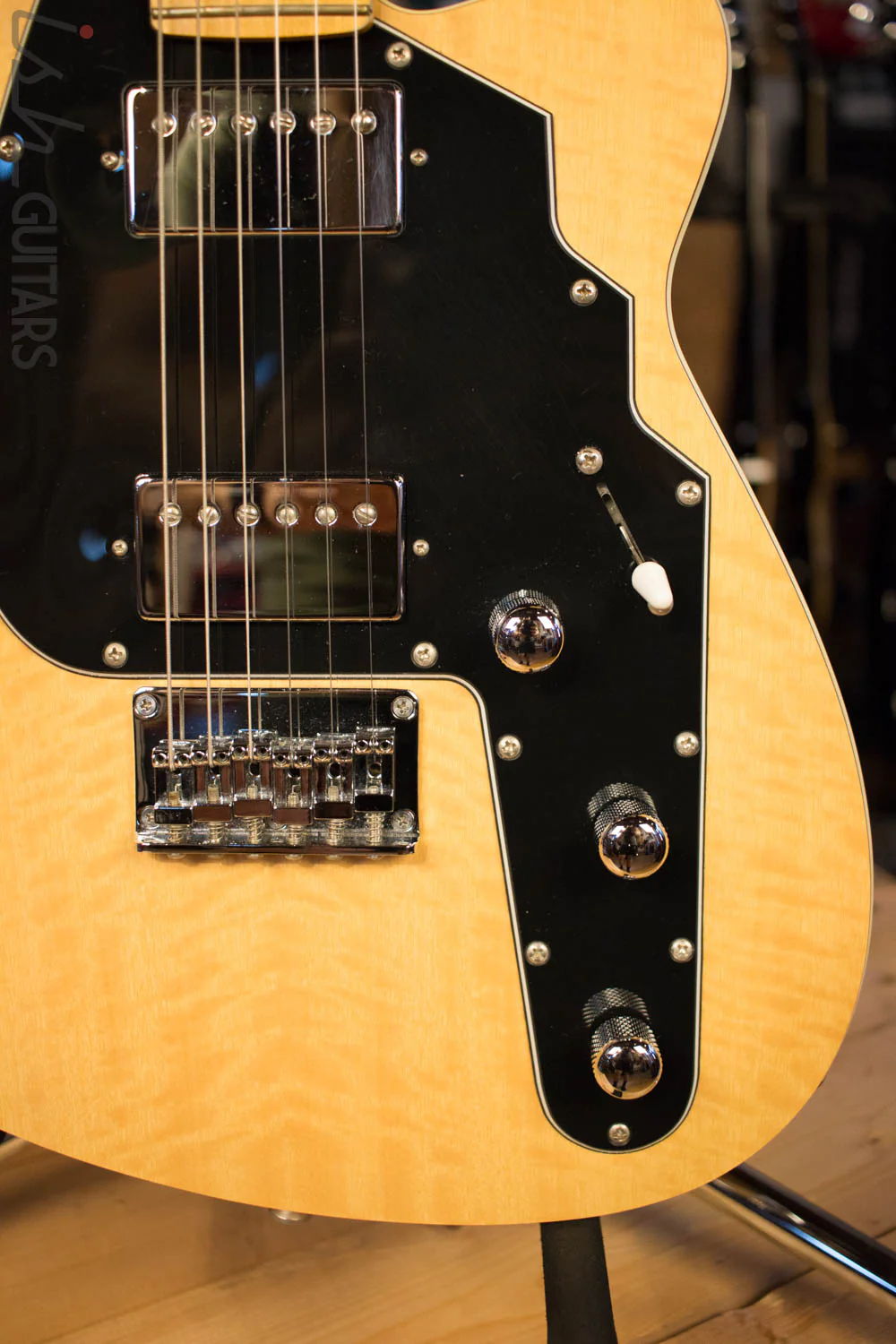 USA Reverend Rocco Guitar Faux Flamed Maple RARE - Image 4