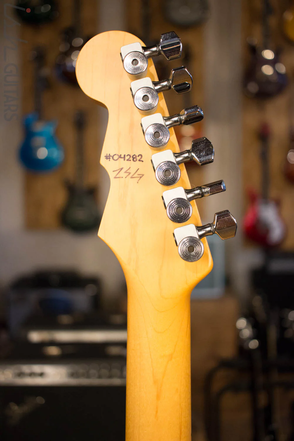 USA Reverend Rocco Guitar Faux Flamed Maple RARE - Image 9